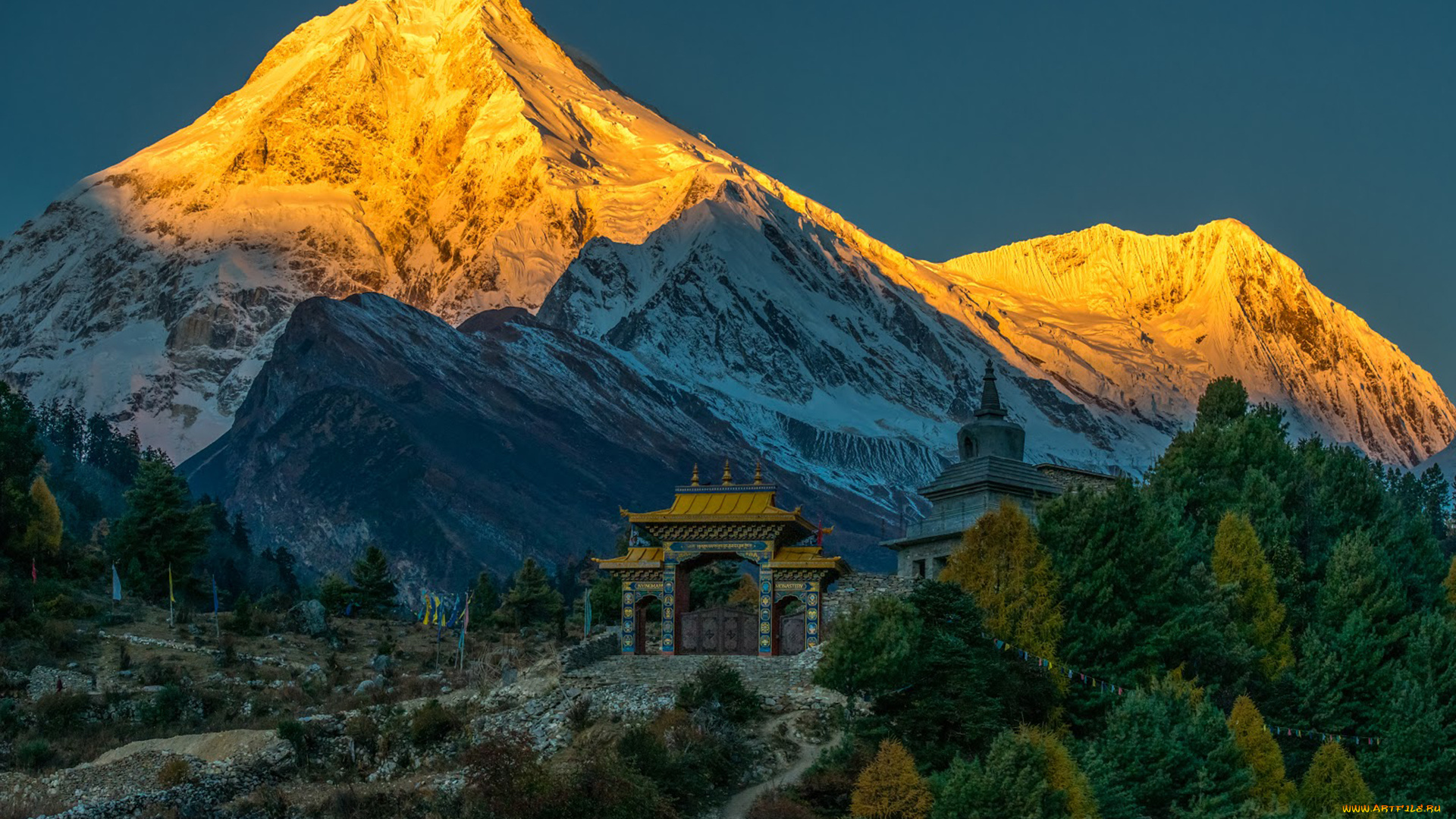 гималаи, , непал, города, -, буддийские, и, другие, храмы, непал, монастырь, буддизм, ламаизм, религия, горы, лес, небо, вечер, закат