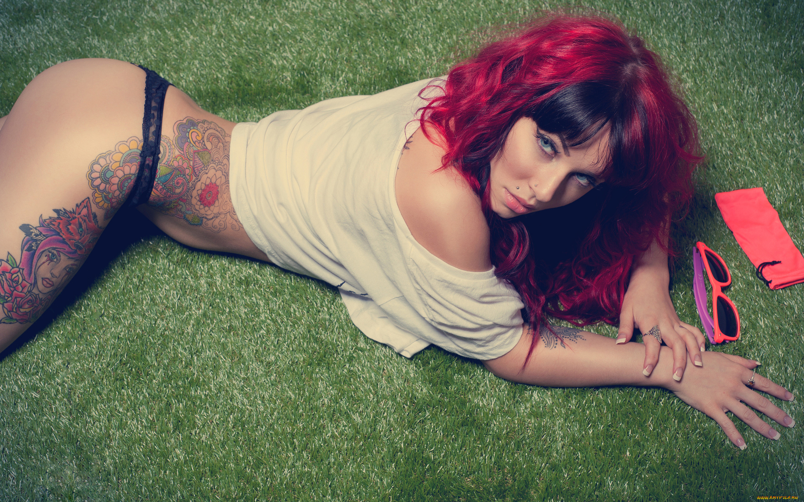 emma, howes, девушки, emma, howes, девушка, рыжеволосая, красотка, пирсинг, макияж, поза, причёска, крашеная, флирт, стройная, сексуальная, татуировка, тату