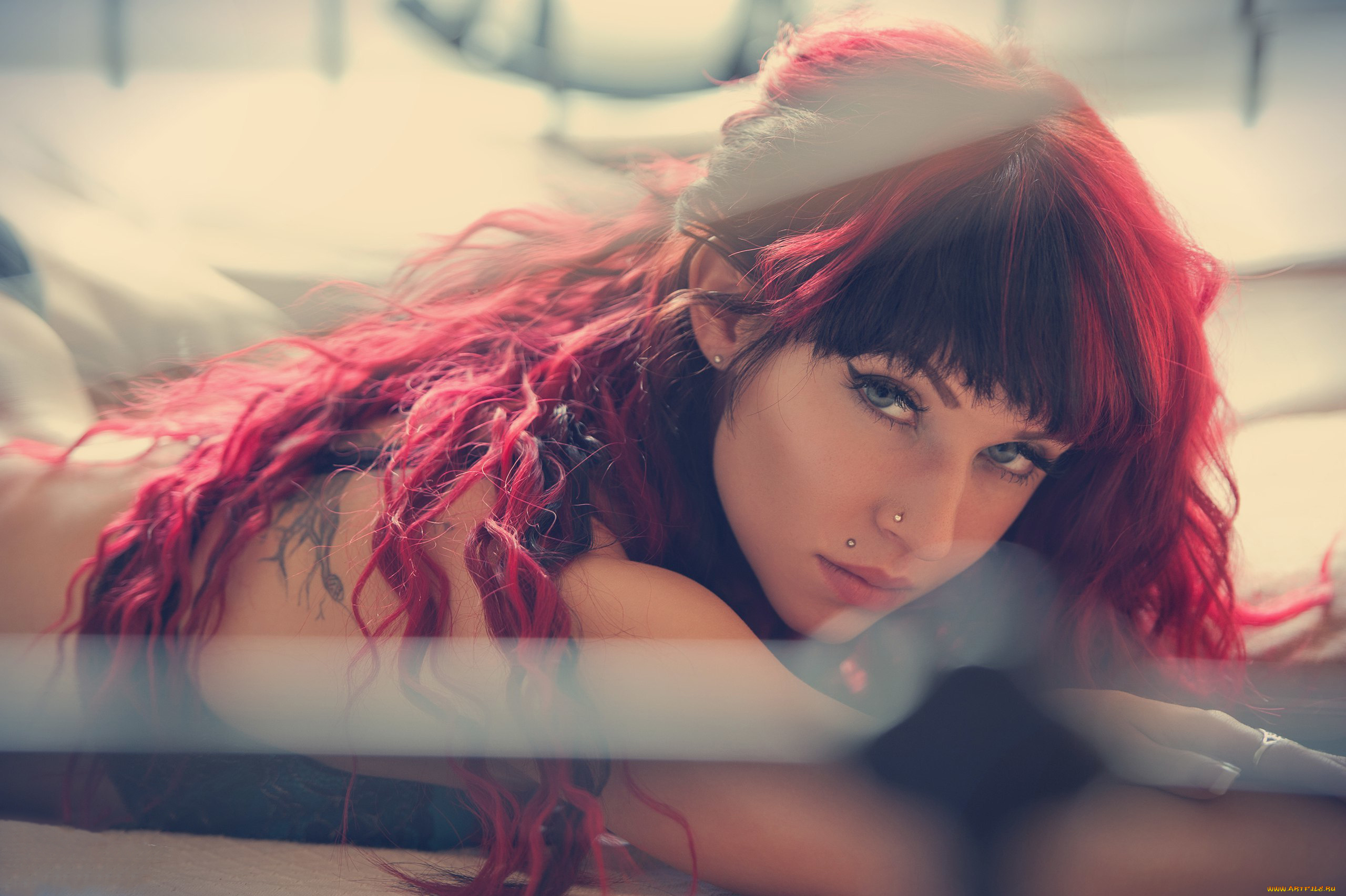 emma, howes, девушки, emma, howes, девушка, рыжеволосая, красотка, пирсинг, макияж, поза, причёска, крашеная, флирт, стройная, сексуальная, татуировка, тату