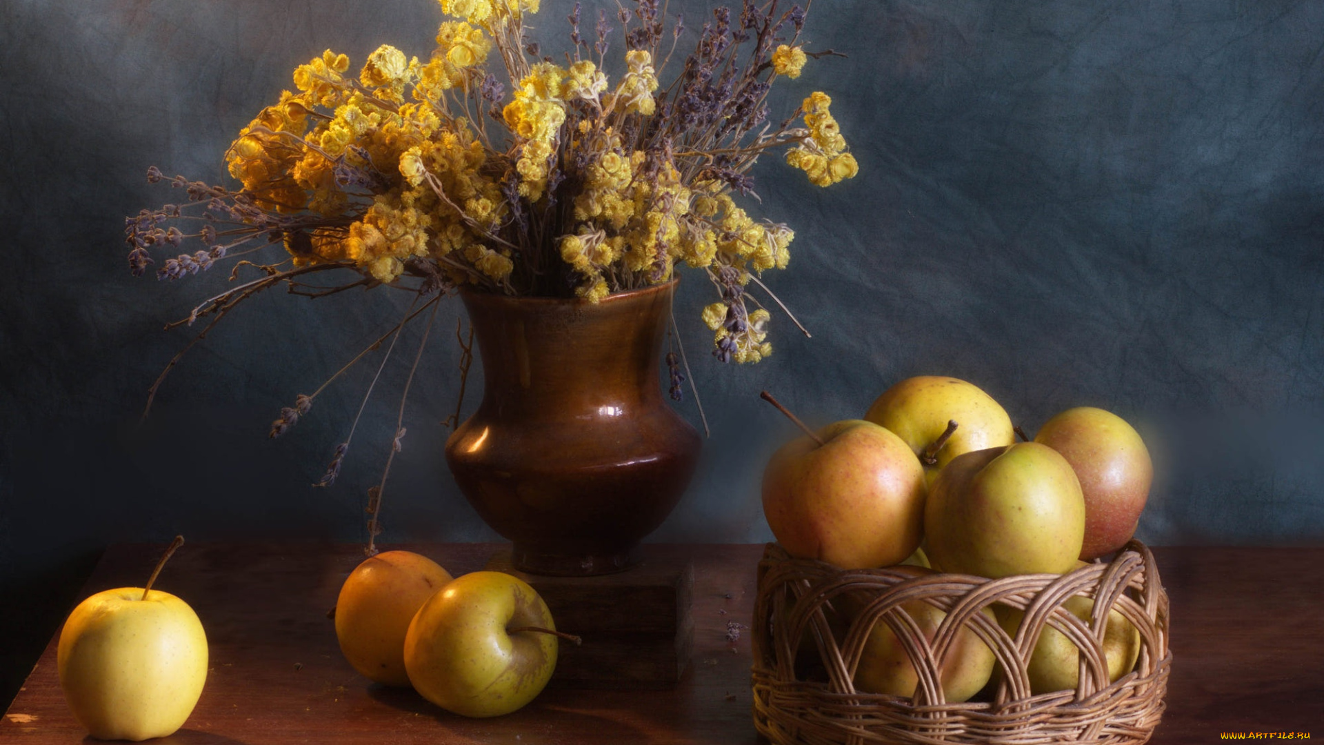 еда, яблоки, цветы, стол, букет, желтые, сухие, кувшин, натюрморт, плетенка, крынка