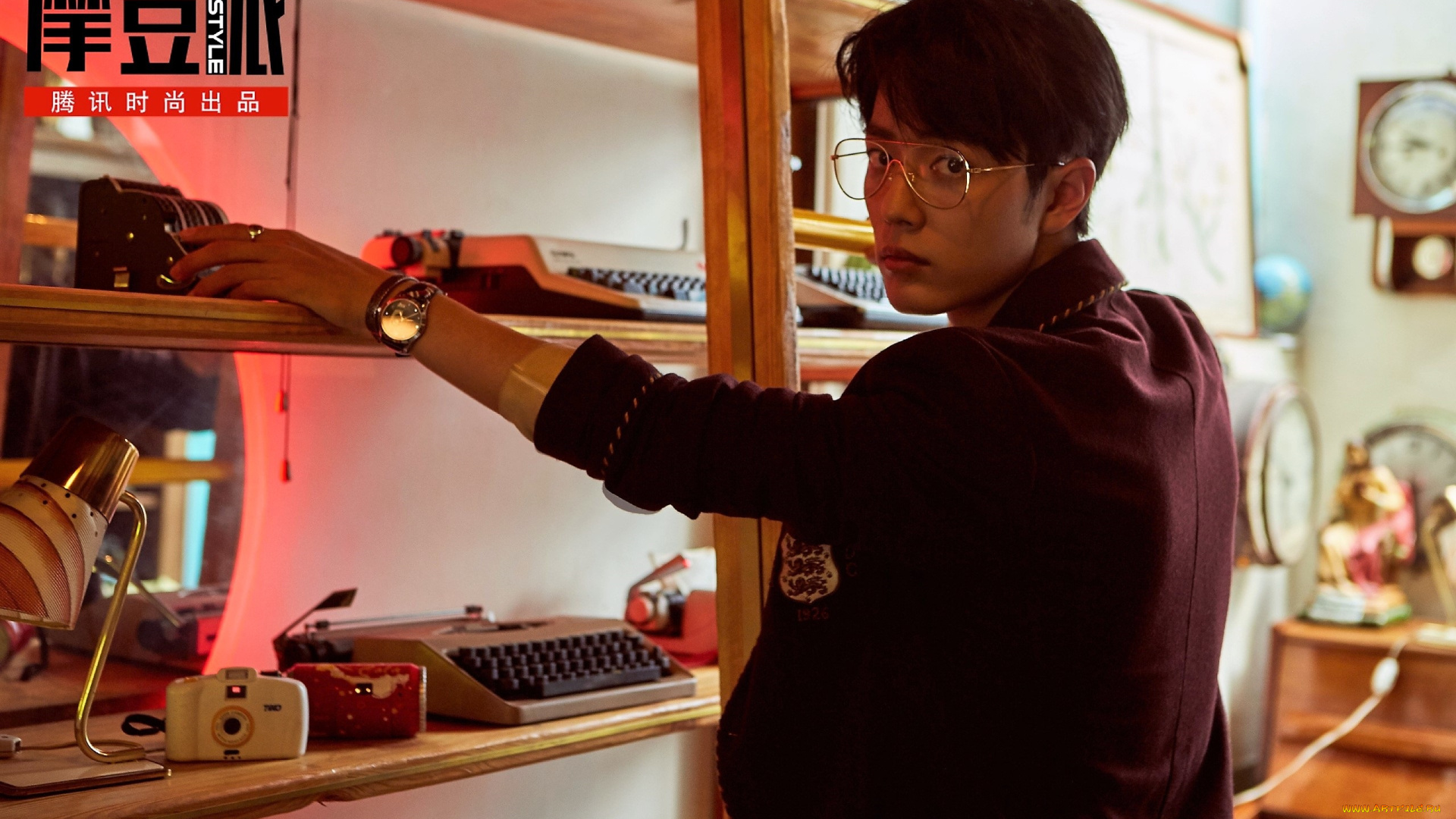 мужчины, xiao, zhan, пиджак, очки, часы, полки, ретро