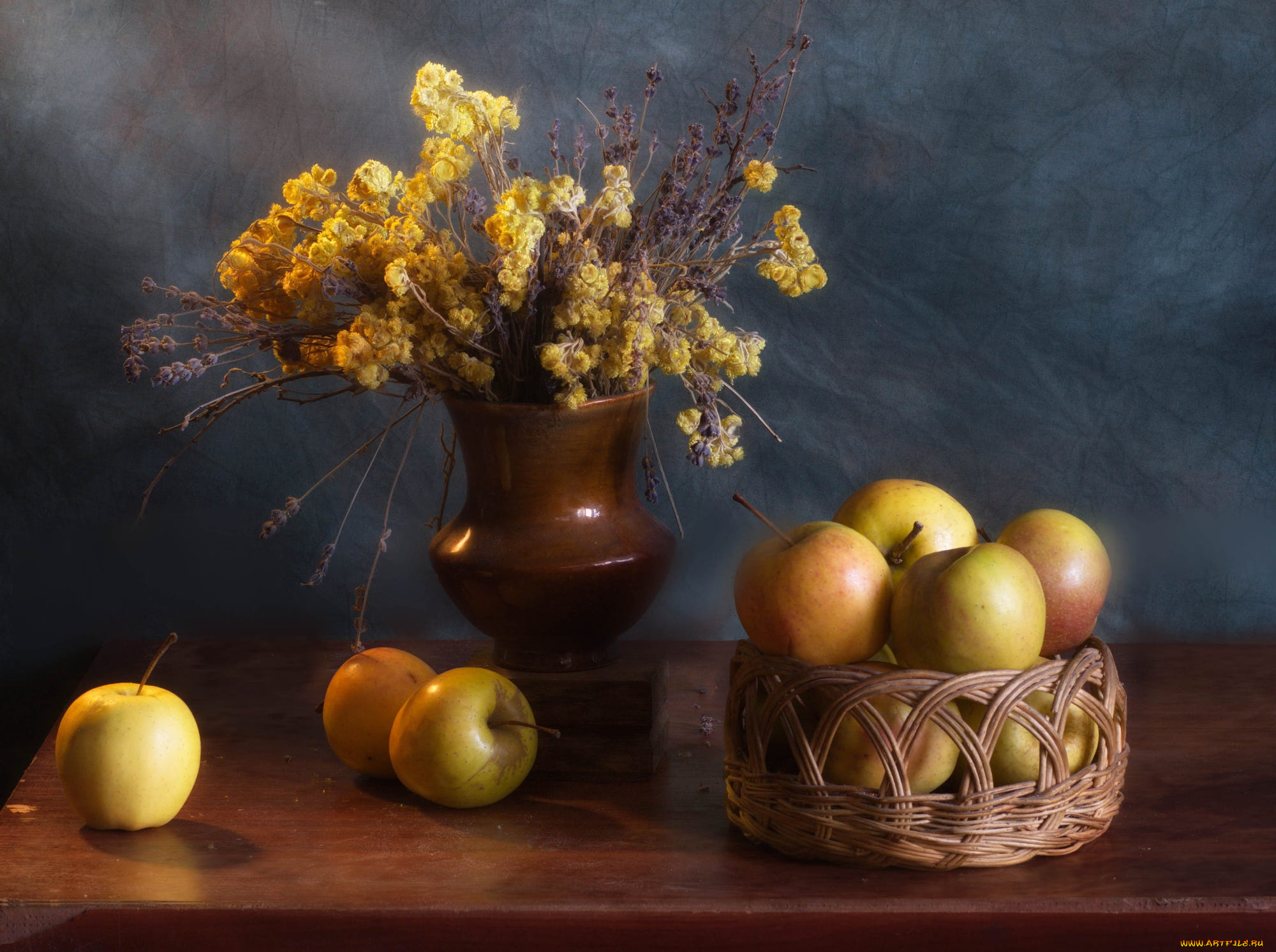 еда, яблоки, цветы, стол, букет, желтые, сухие, кувшин, натюрморт, плетенка, крынка
