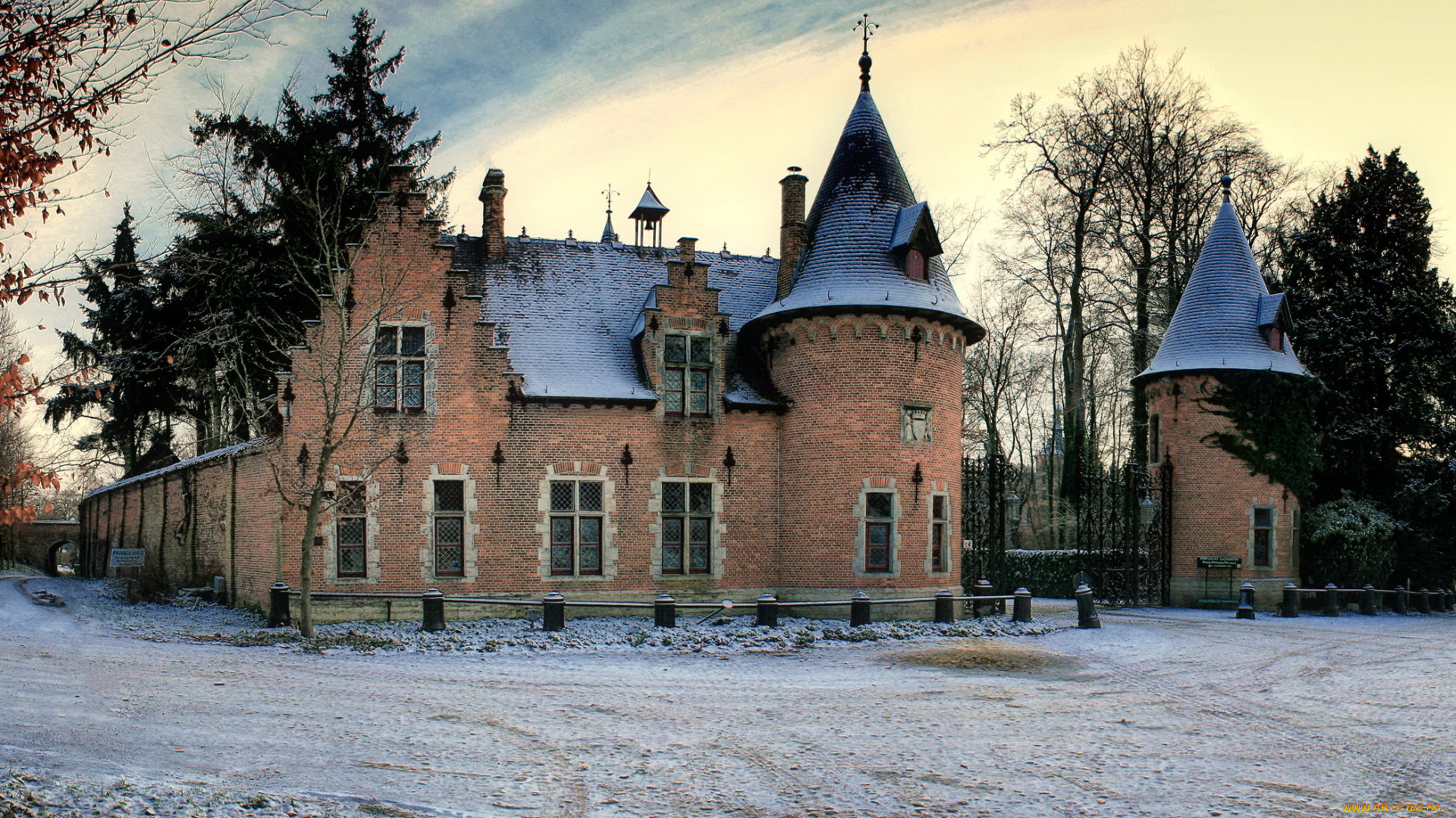ooidonk, castle, belgium, города, дворцы, замки, крепости, замок, башни, ворота, ели