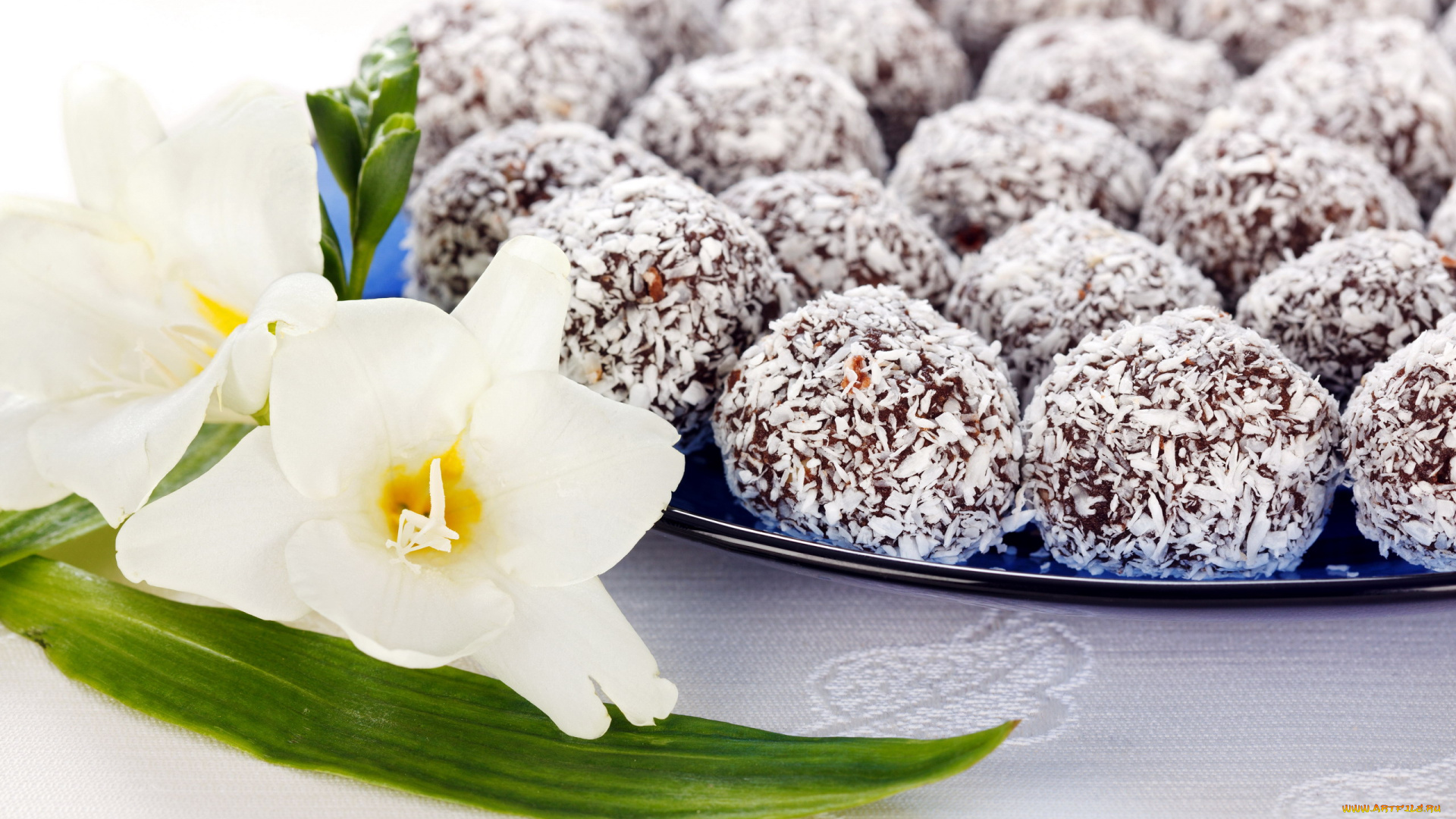 еда, конфеты, , шоколад, , сладости, цветок, трюфели, тарелка