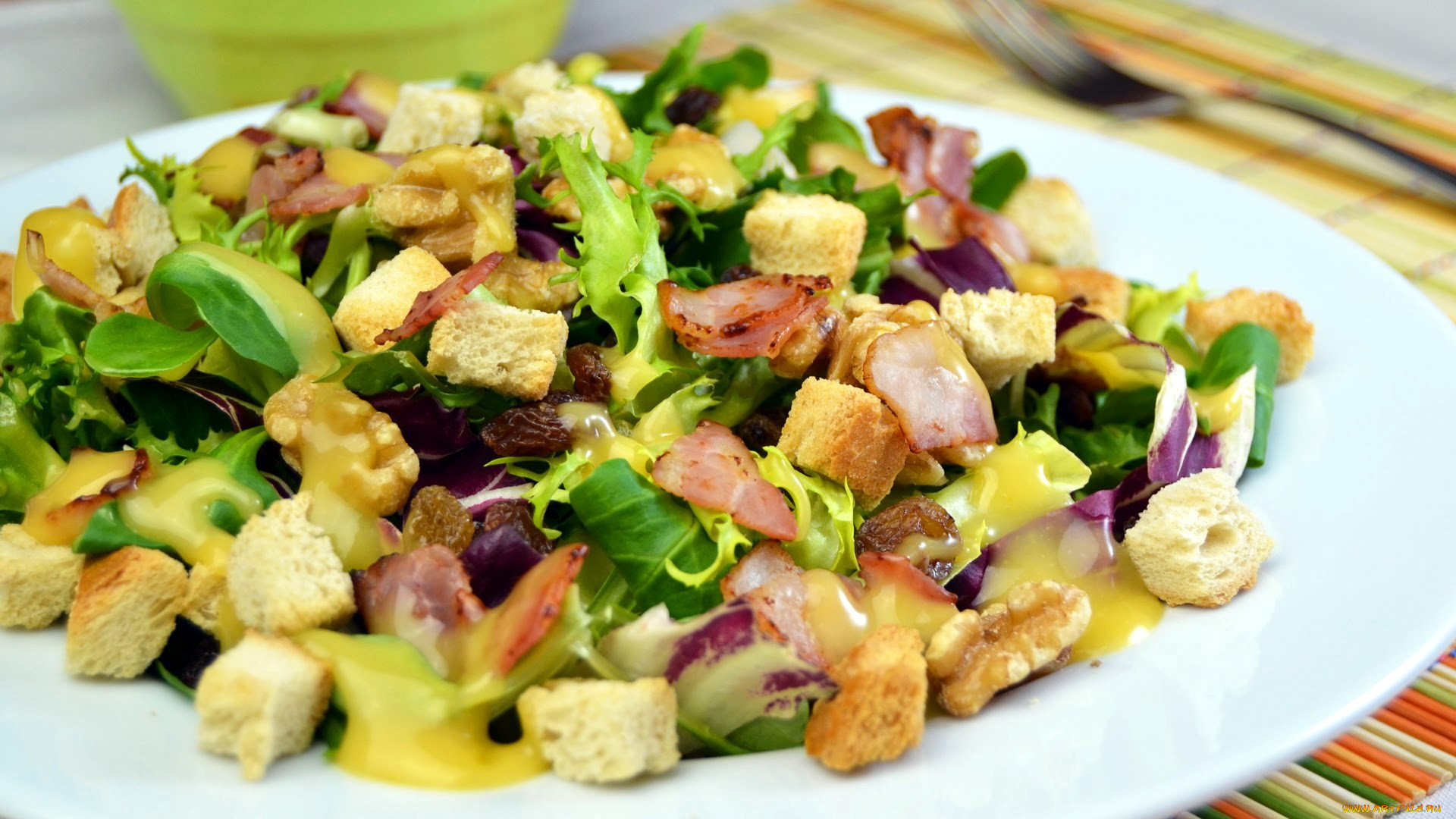 еда, салаты, , закуски, салат, бекон, сухари