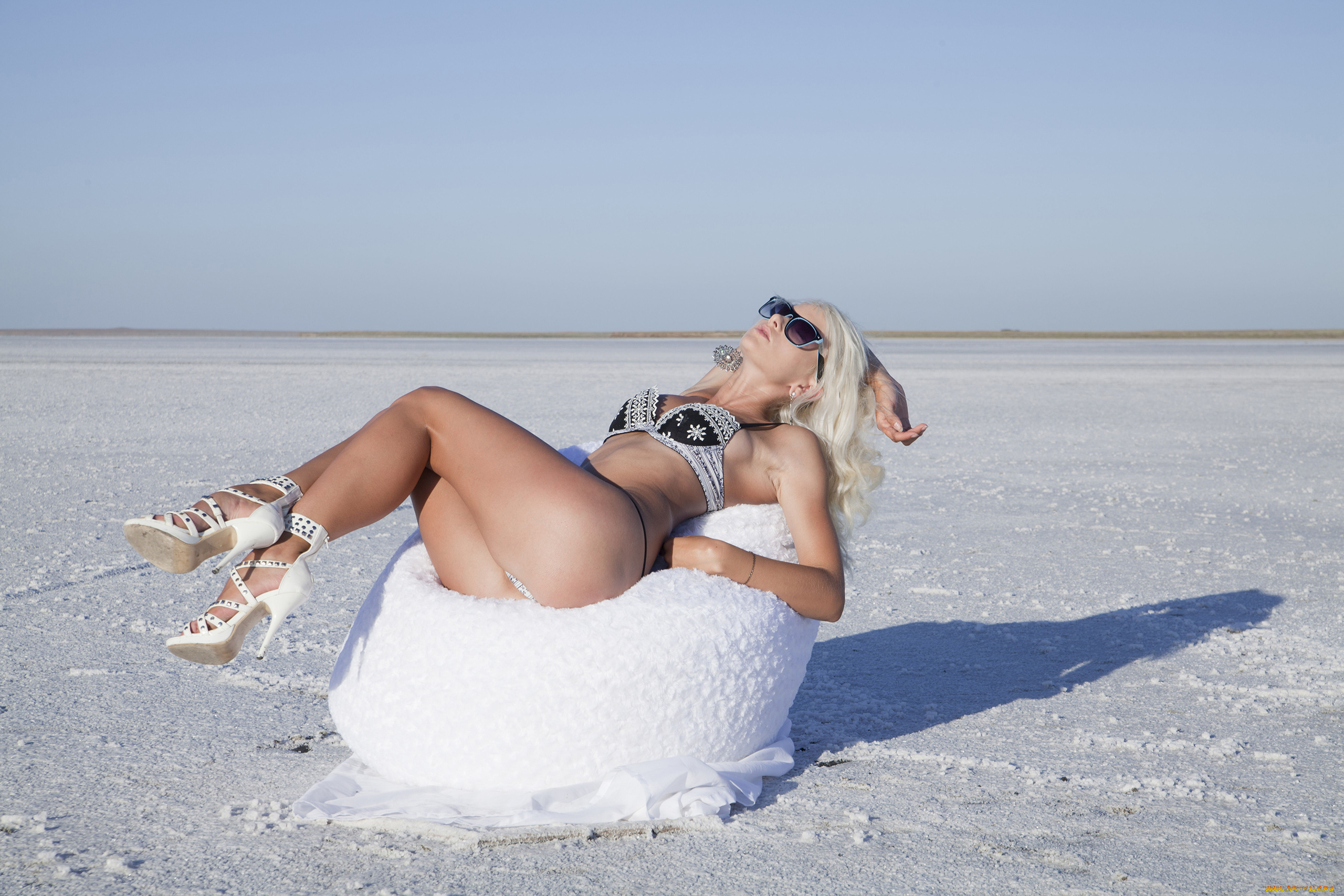 nika, norse, девушки, nika, norse, очки, девушка, модель, блондинка, поза, красотка, стройная, сексуальная, макияж