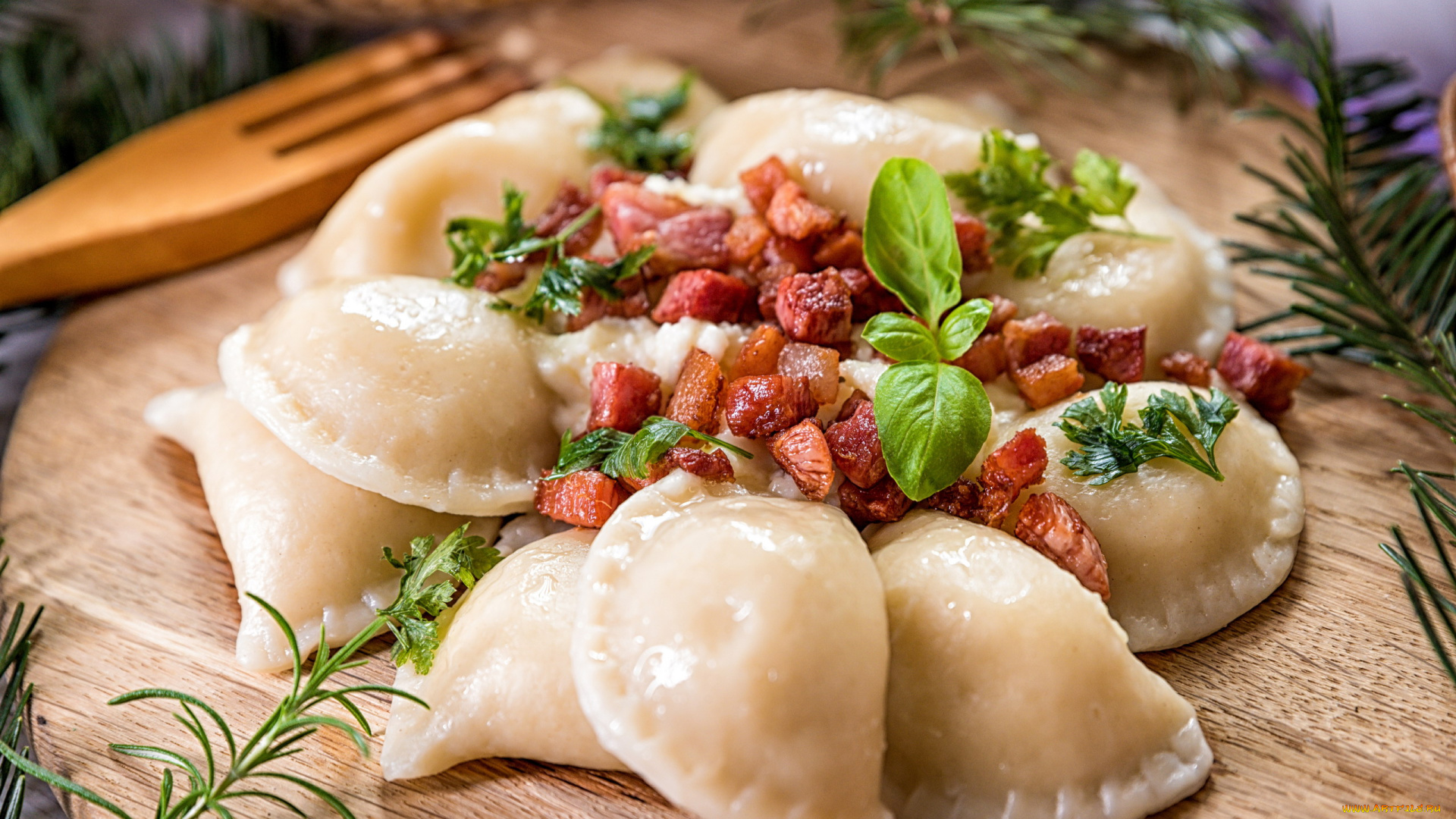 еда, пельмени, , манты, , вареники, розмарин, базилик