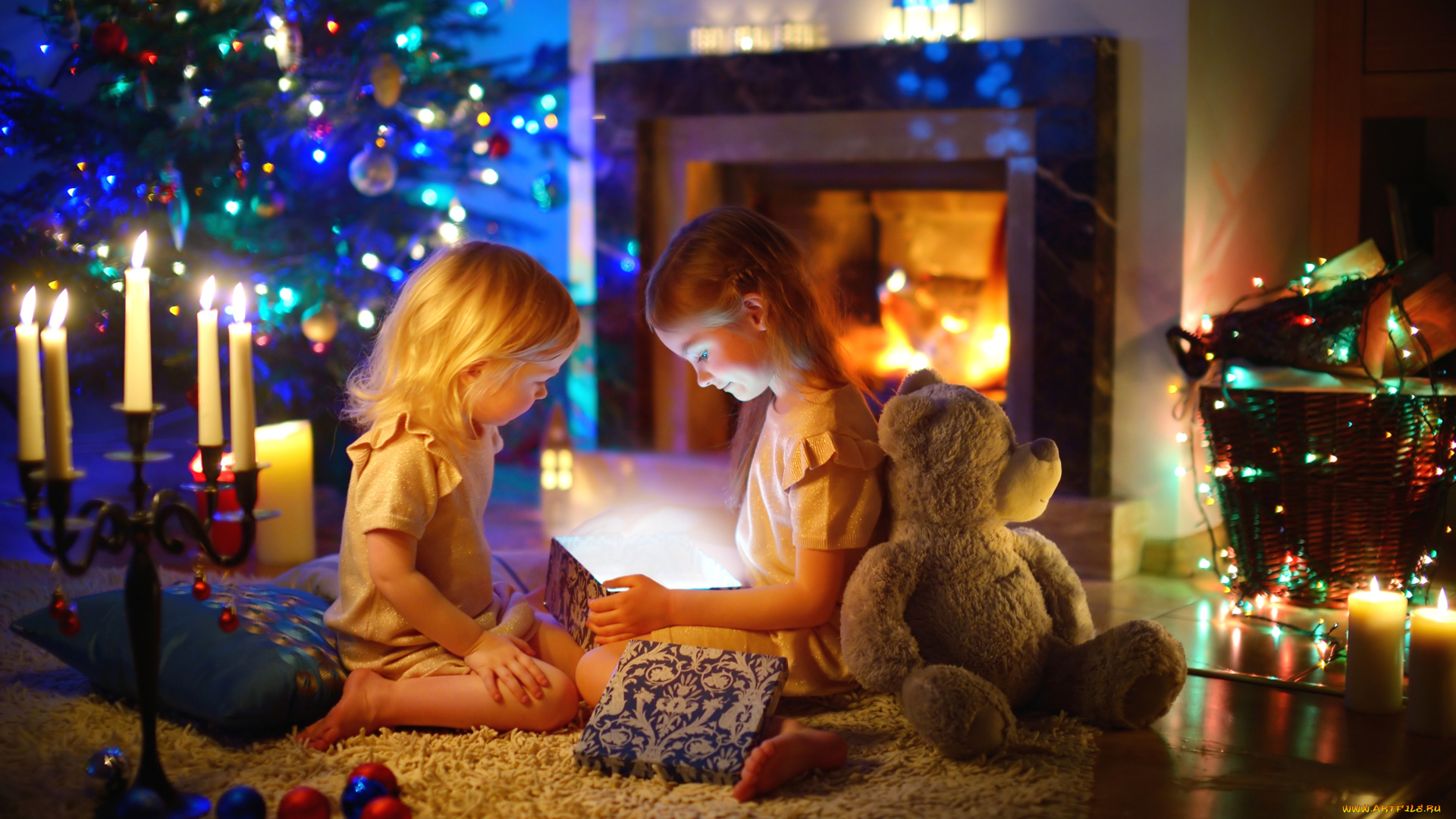 разное, дети, девочки, камин, ёлка, свечи, игрушки
