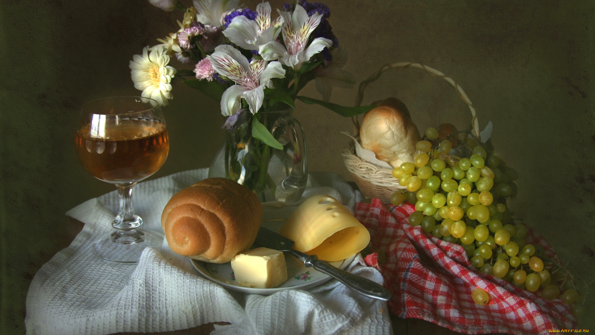 еда, натюрморт, бокал, виноград, букет, булочка, масло, сыр