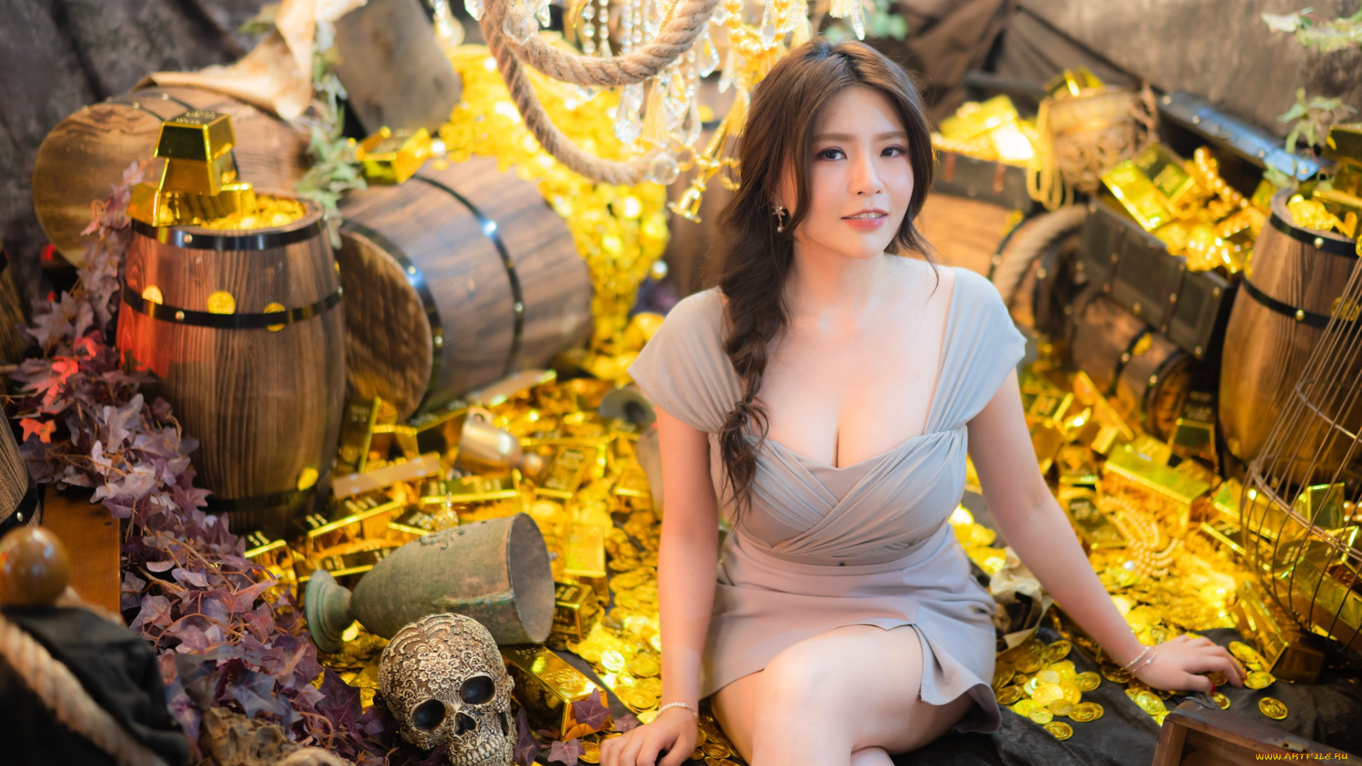 девушки, -, азиатки, азиатки, женщины, модель, длинные, волосы, брюнетка, сидит, серое, платье, сокровище, череп, золотой, слиток, серьга, плетеные