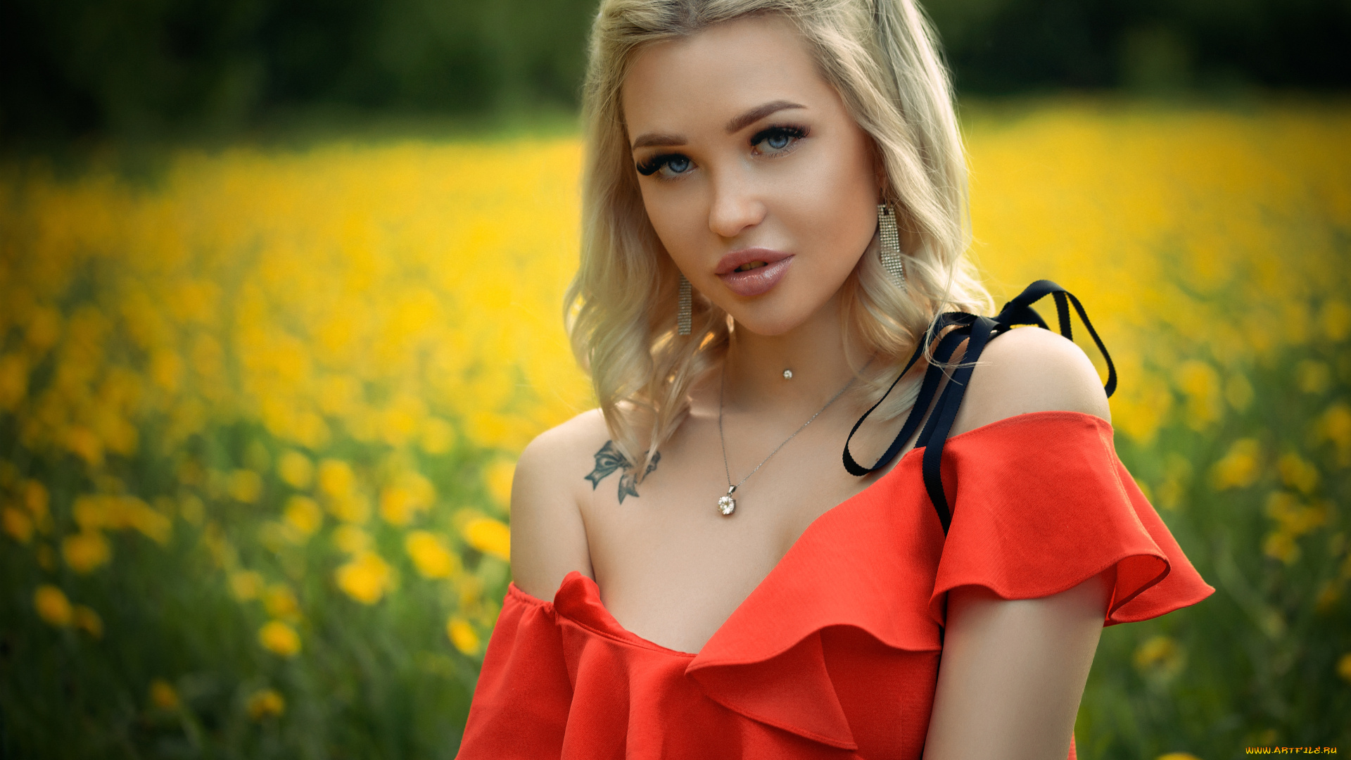 девушка, -, girl, девушки, -, лица, , портреты, девушка, женщина, блондинка, светловолосая, сексуальная, модель, звезда, позирует, разная, обувь, верхняя, стильная, одежда, нижнее, эротическое, бельё, трусы, лифчик, колготки, чулки, аксессуары, макияж, и, множество, элементов, на, фотографии