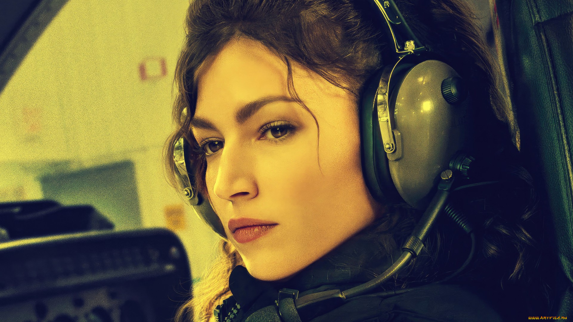 lift, кино, фильмы, воздушное, ограбление, ursula, corbero, camila