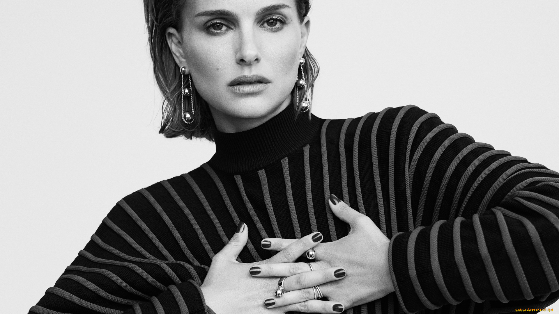 девушки, natalie, portman, актриса, черно-белая, свитер, украшения
