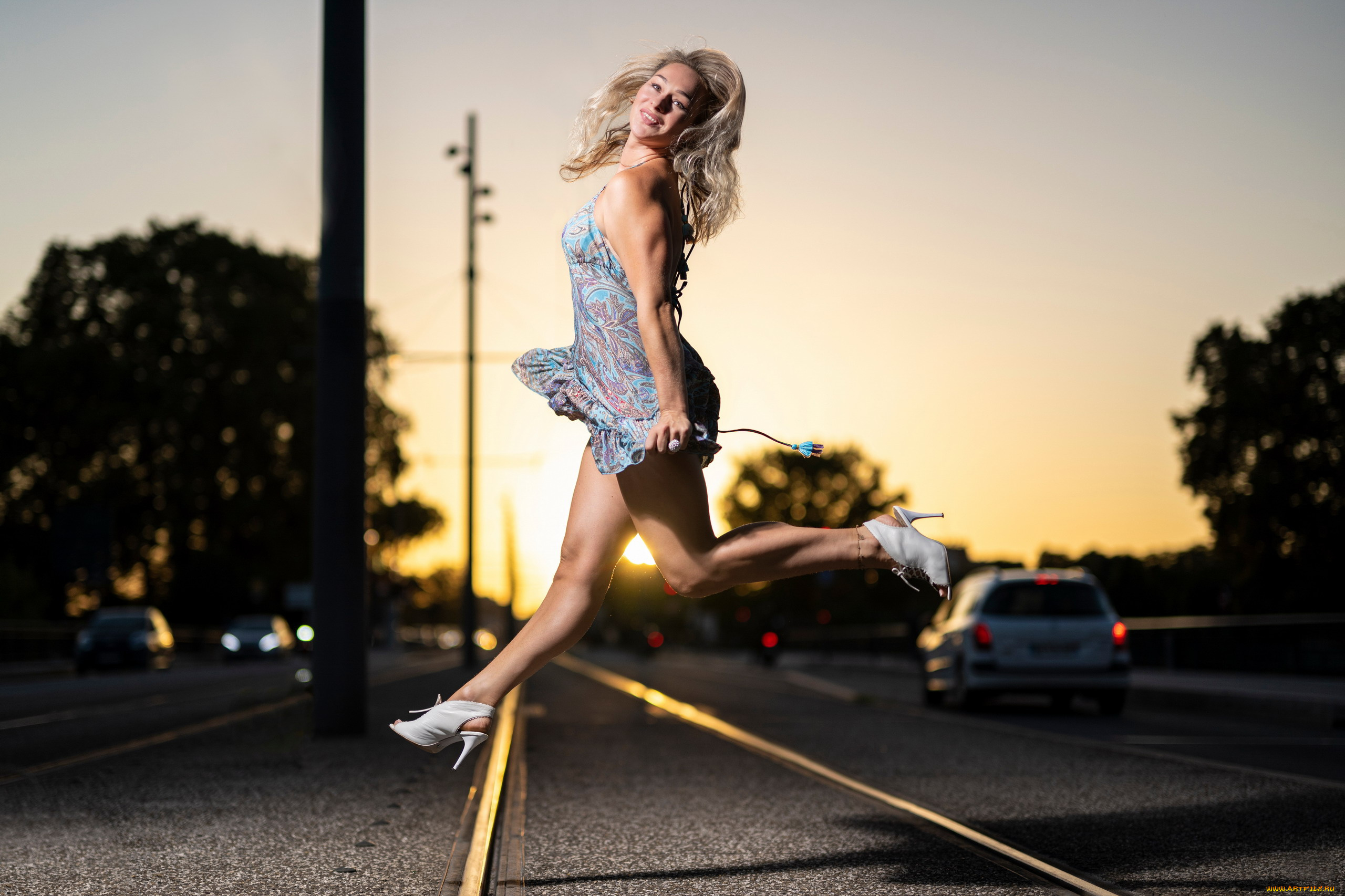 девушки, -, блондинки, , светловолосые, вечер, блондинка, платье, прыжок