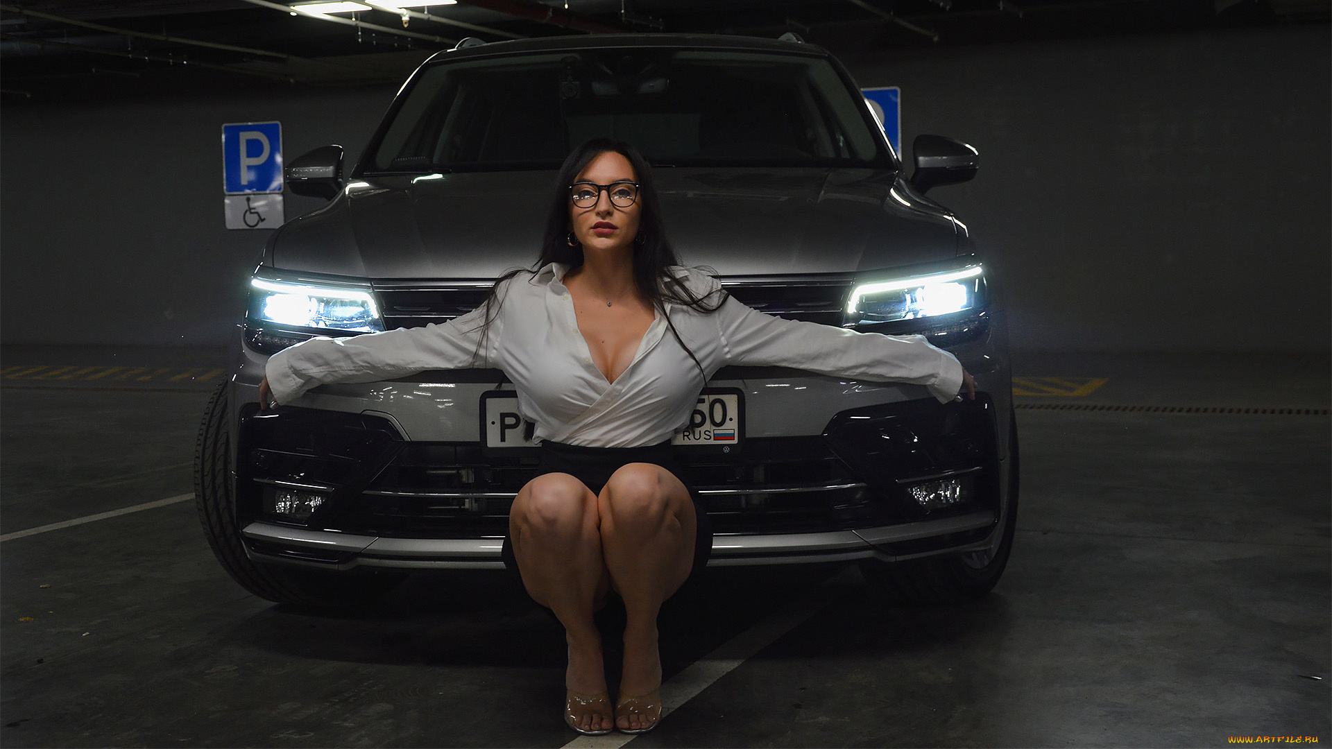 автомобили, -авто, с, девушками, volkswagen, tiguan, upskirt, под, юбкой, тень, сидит, вид, спереди