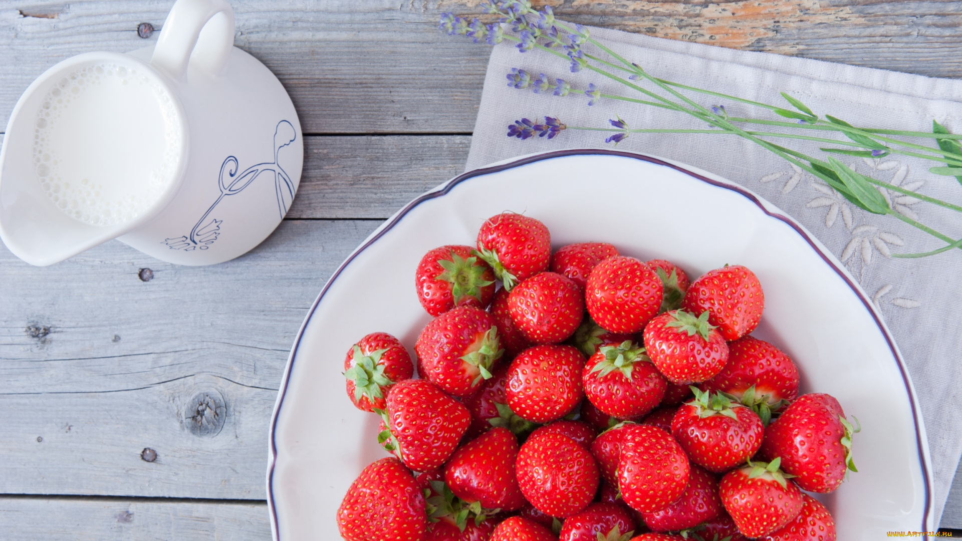 еда, клубника, , земляника, ягоды, молоко
