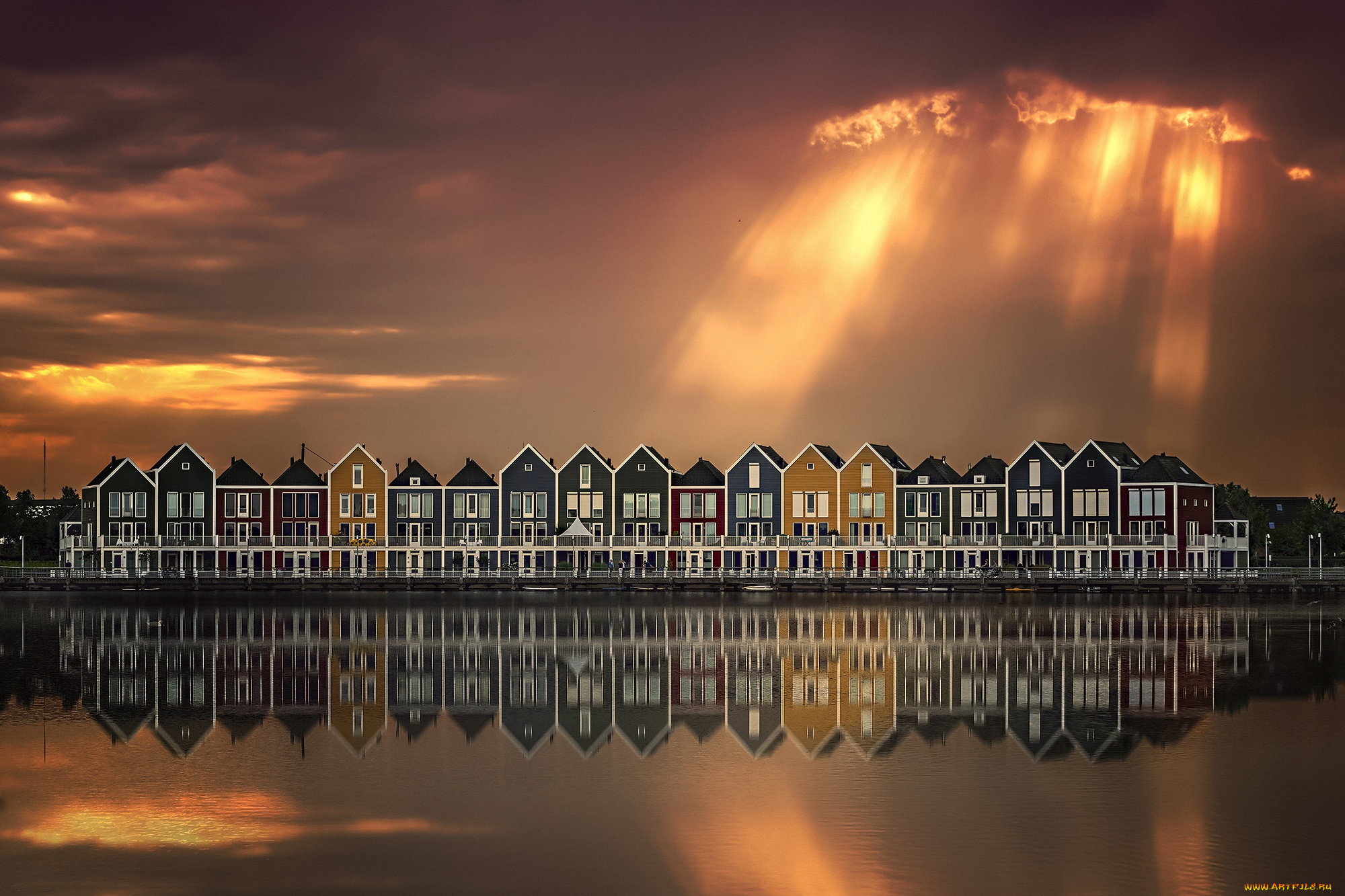 города, -, здания, , дома, город, вода, небо, облака, тучи, домики, свет, отражения