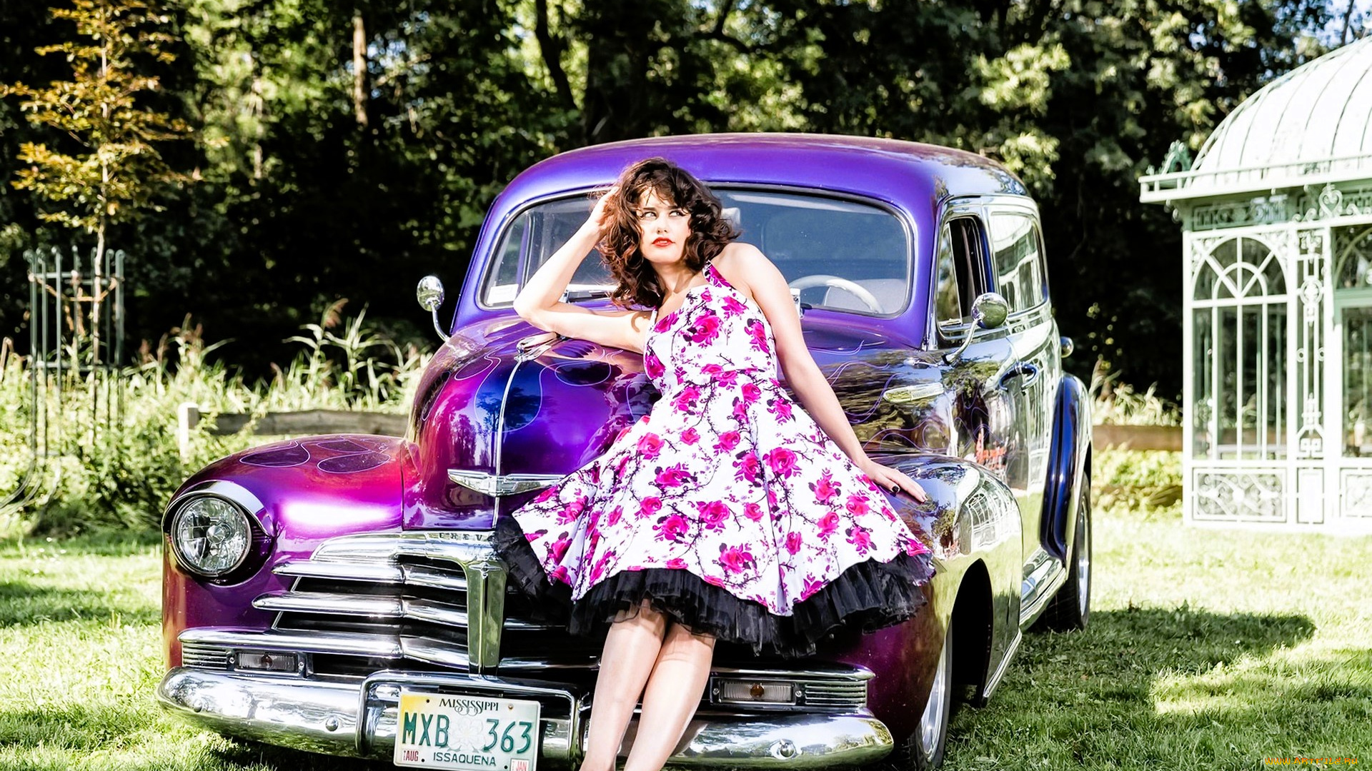 автомобили, -авто, с, девушками, шатенка, платье, машина, ретро, фиолетовая, лужайка