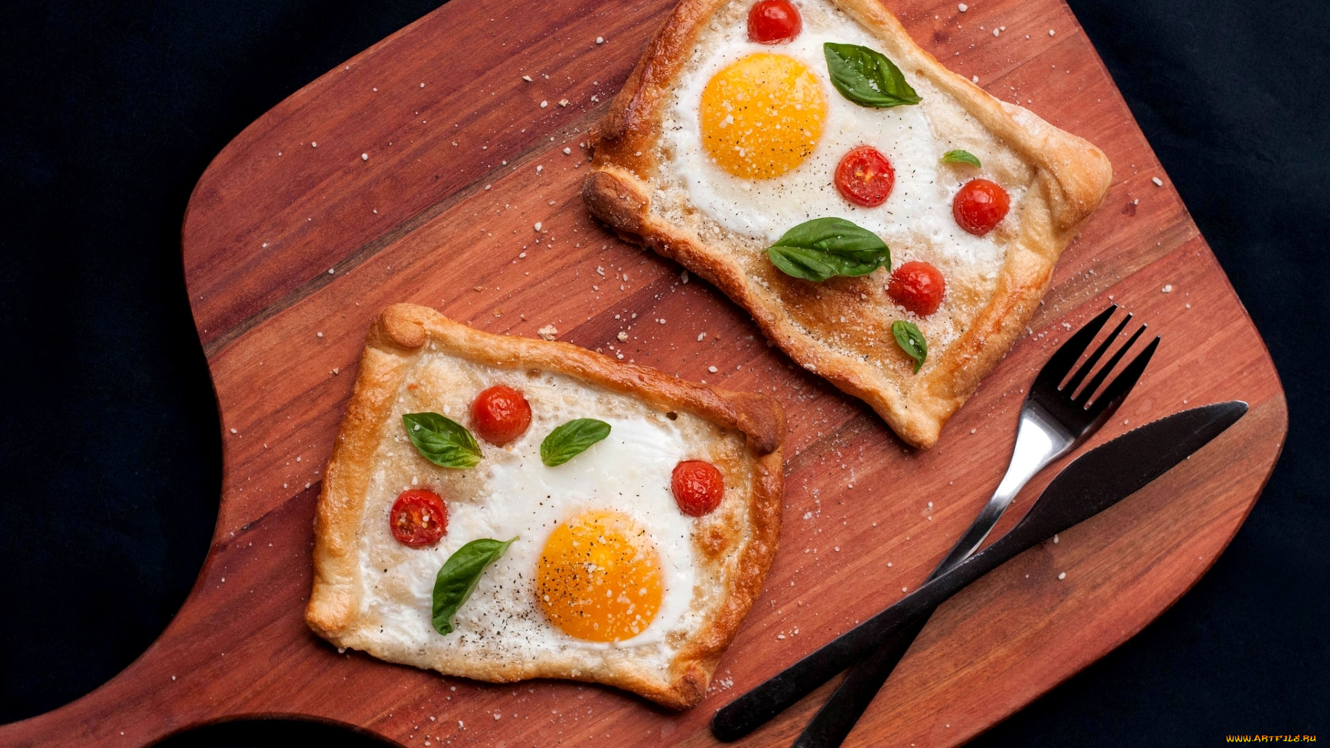 еда, Яичные, блюда, тесто, вилка, помидоры, специи, нож, базилик, яичница, оформление