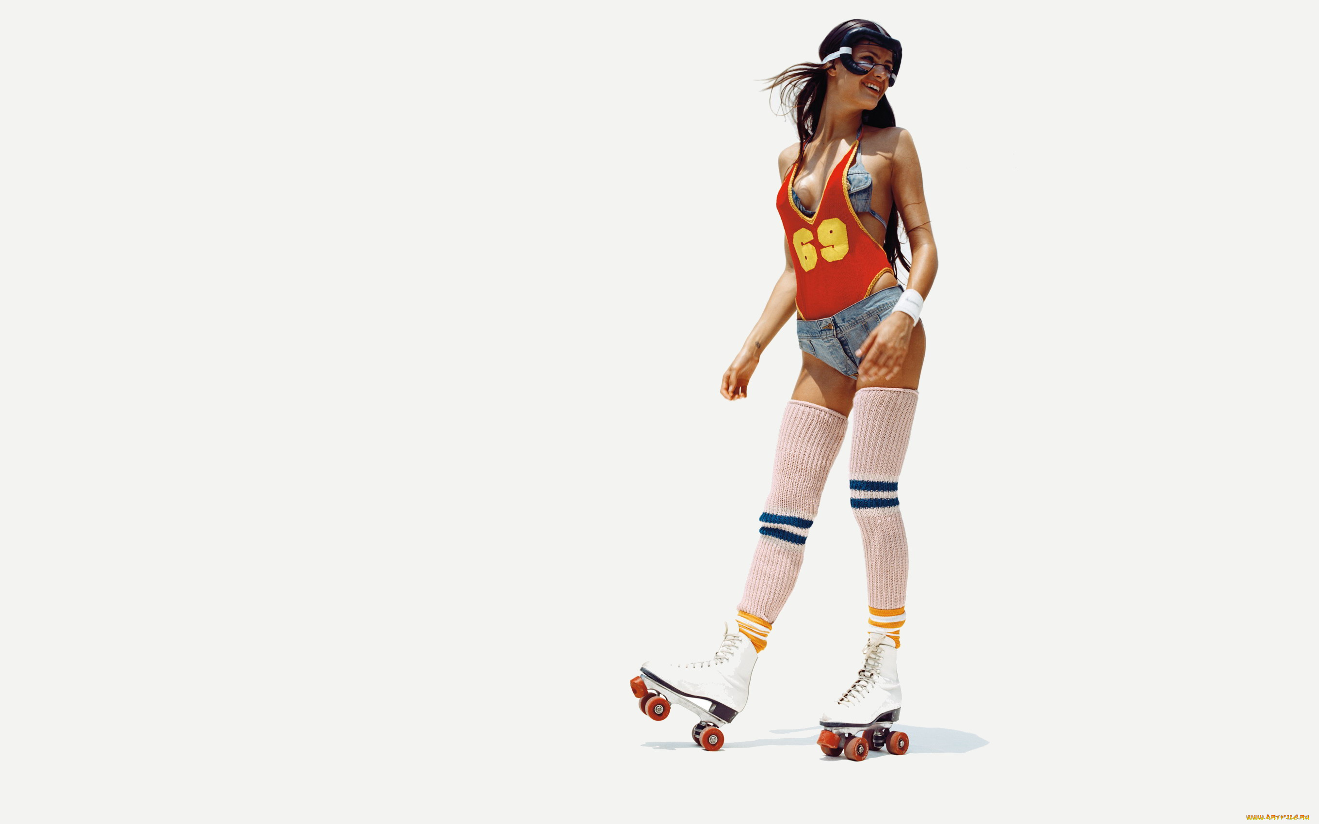 девушки, isabeli, fontana, модель, очки, майка, шорты, чулки, ролики