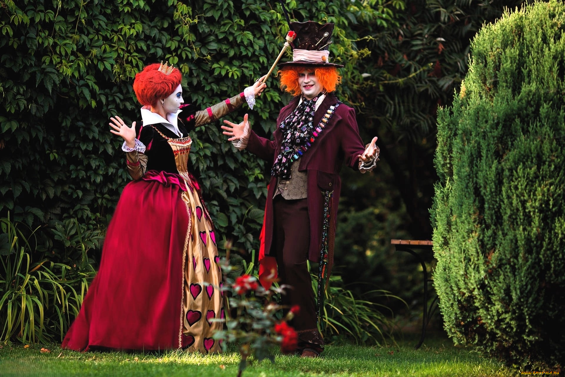 девушки, анна, шаховская, косплей, образы, наряды, костюмы, королева, лужайка, шляпник, сад
