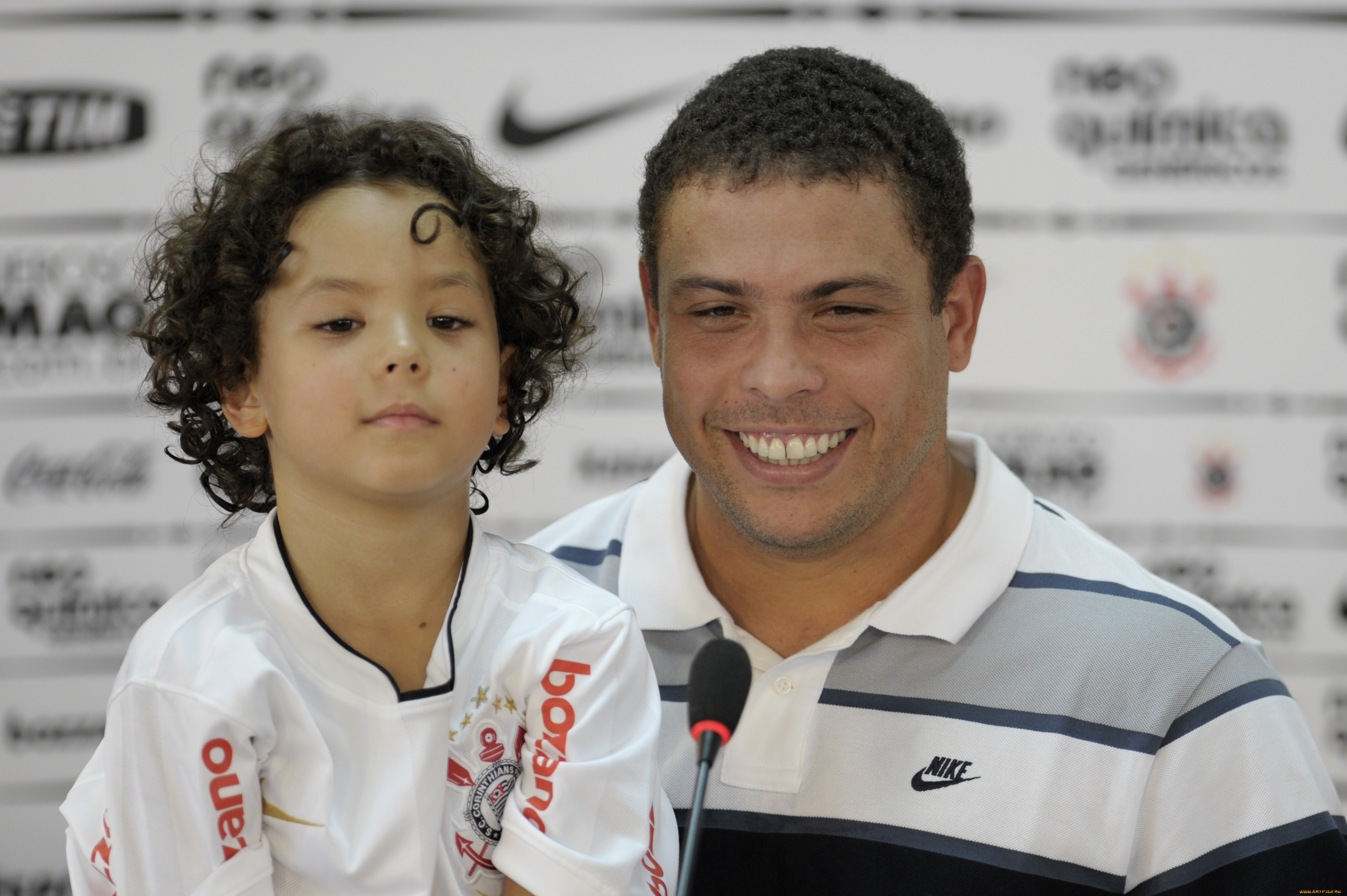 мужчины, ronaldo, lu&, 237, naz&, 225, rio, de, lima, роналдо, r9, corinthians, коринтианс, футбол, бразилец, brazil, футболист, форвард, улыбка, пресс-конференция, сын