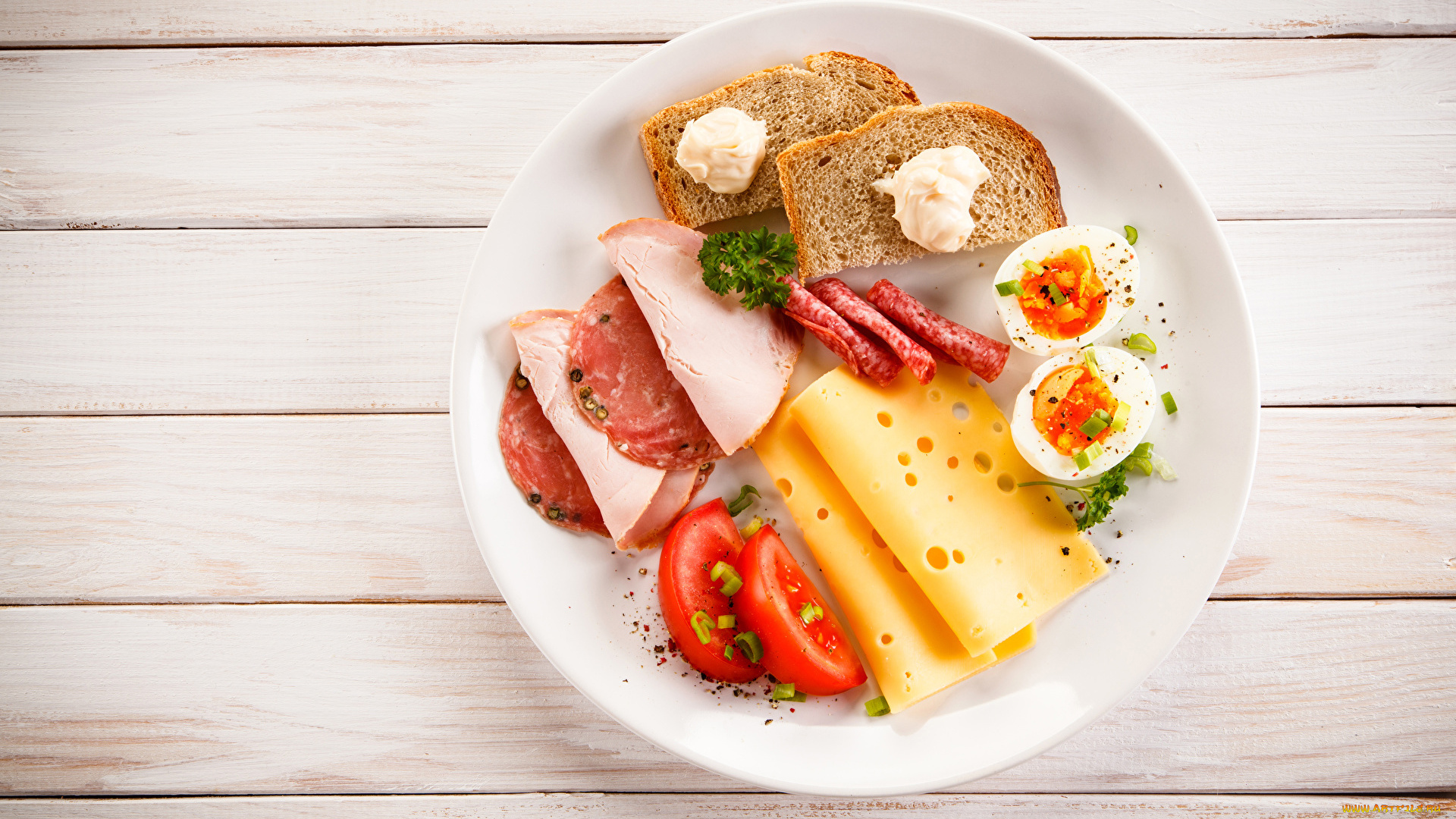еда, разное, яйца, ветчина, колбаса, сыр, помидоры, хлеб, томаты