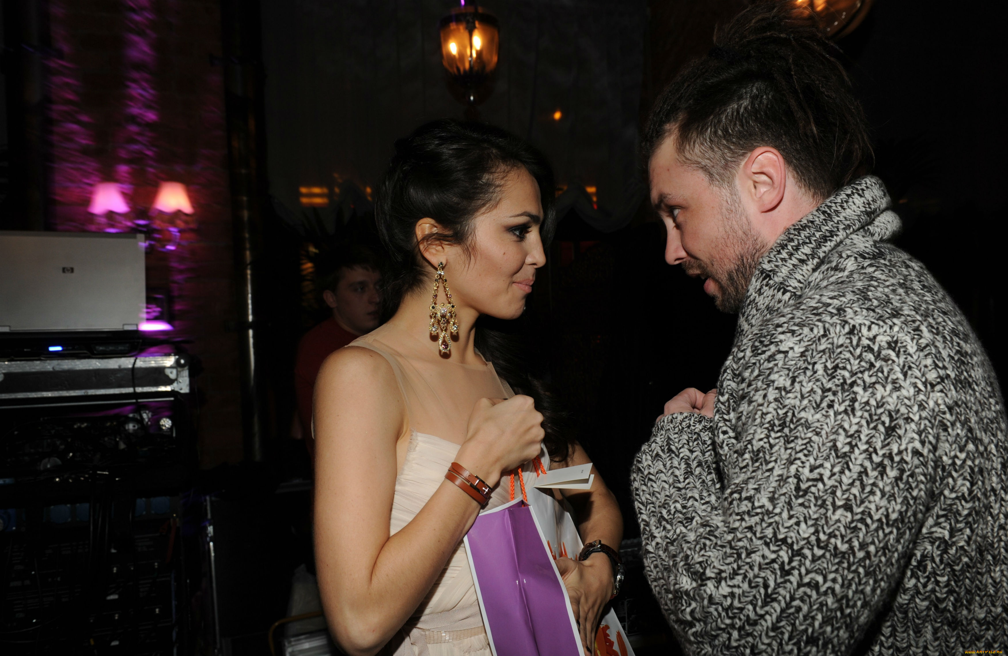 разное, знаменитости, сати, казанова, шатенка, певица, пакет, мужчина