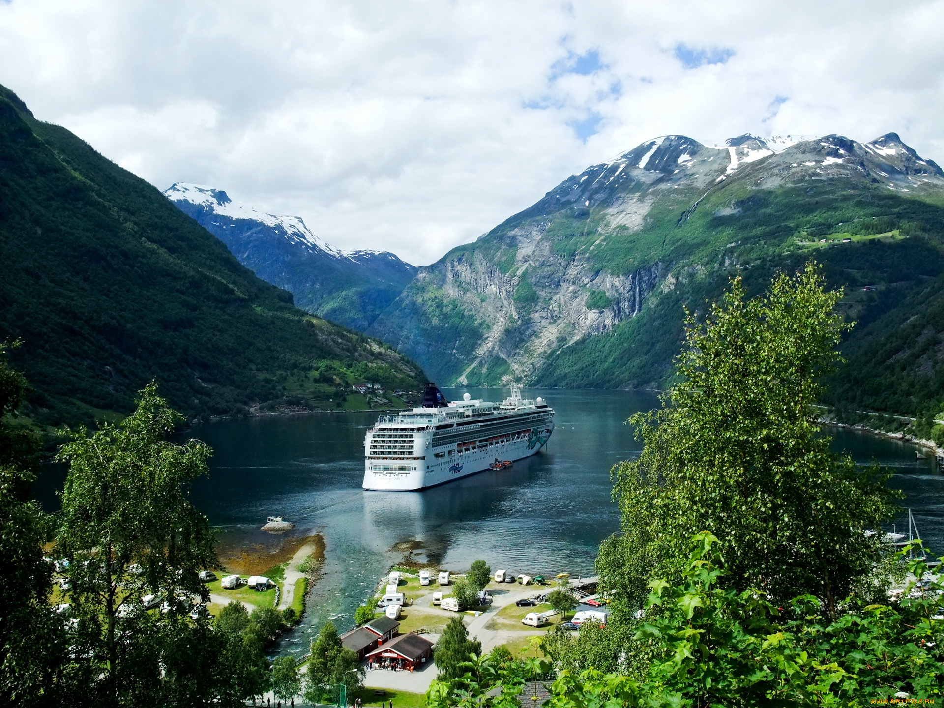 geiranger, fjord, норвегия, корабли, лайнеры, горы, корабль, река, домики