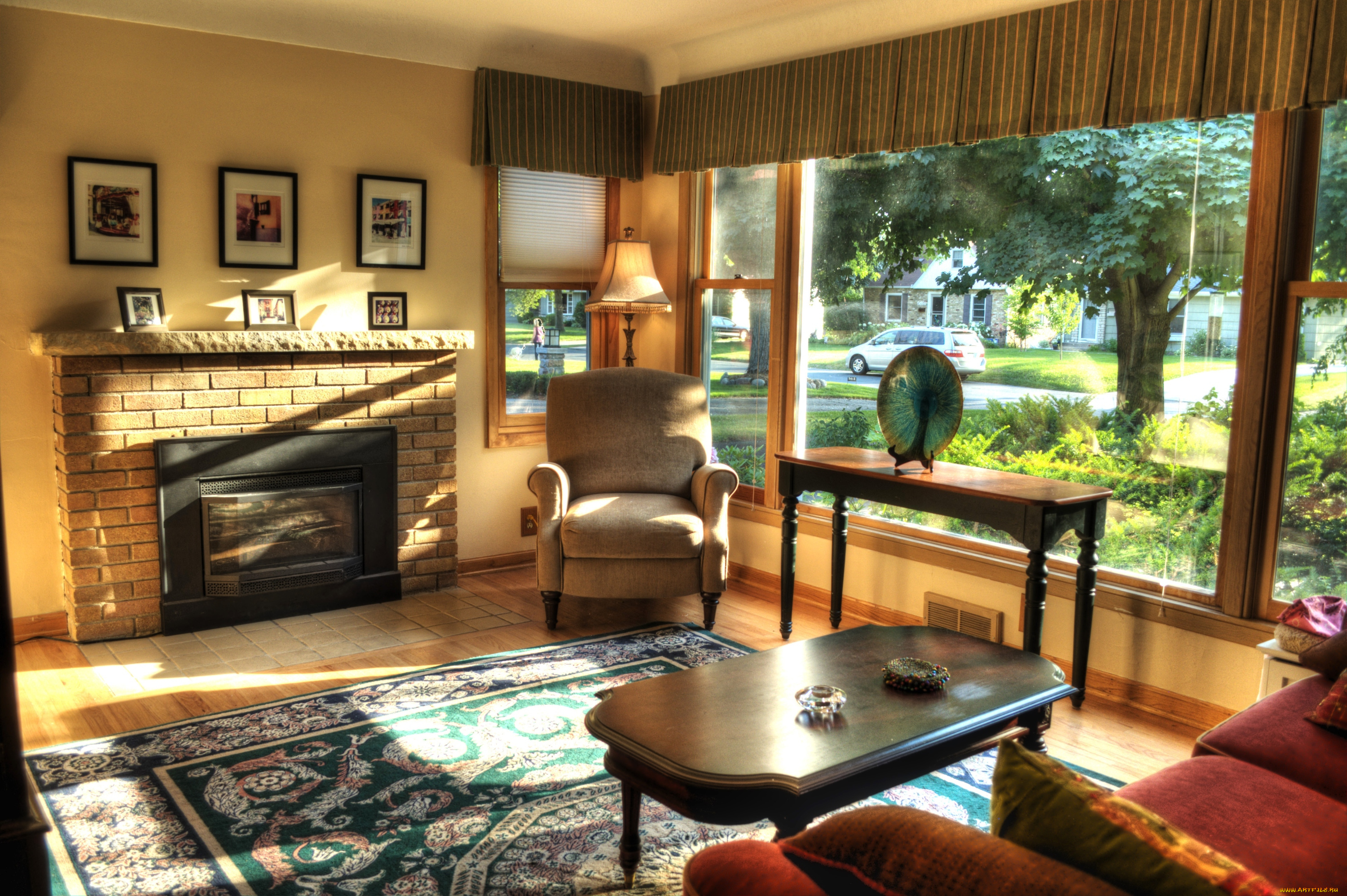 интерьер, гостиная, камин, кресло, столик, окно