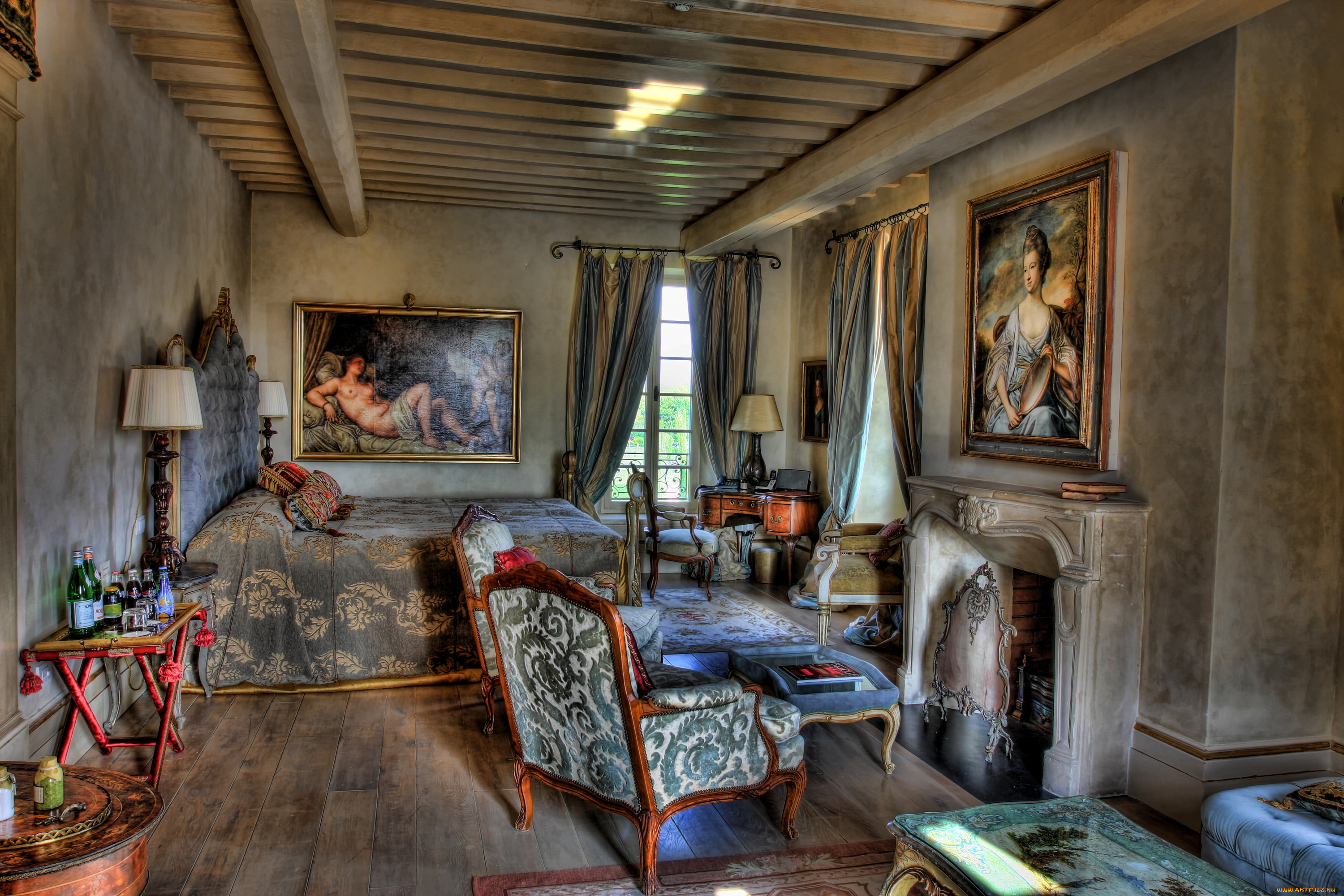 интерьер, спальня, кресло, кровать, картины, камин