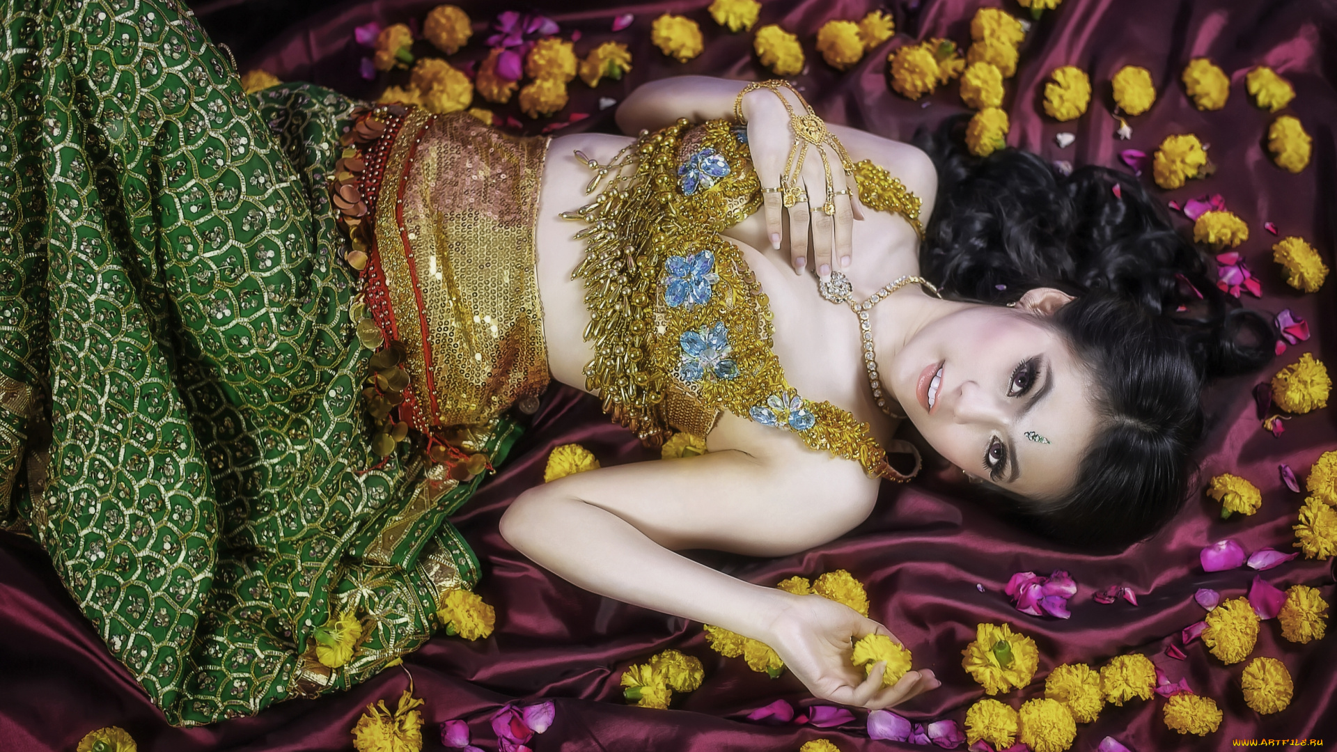 девушки, -unsort, , азиатки, наряд, азиатка, лепестки, цветы, украшения