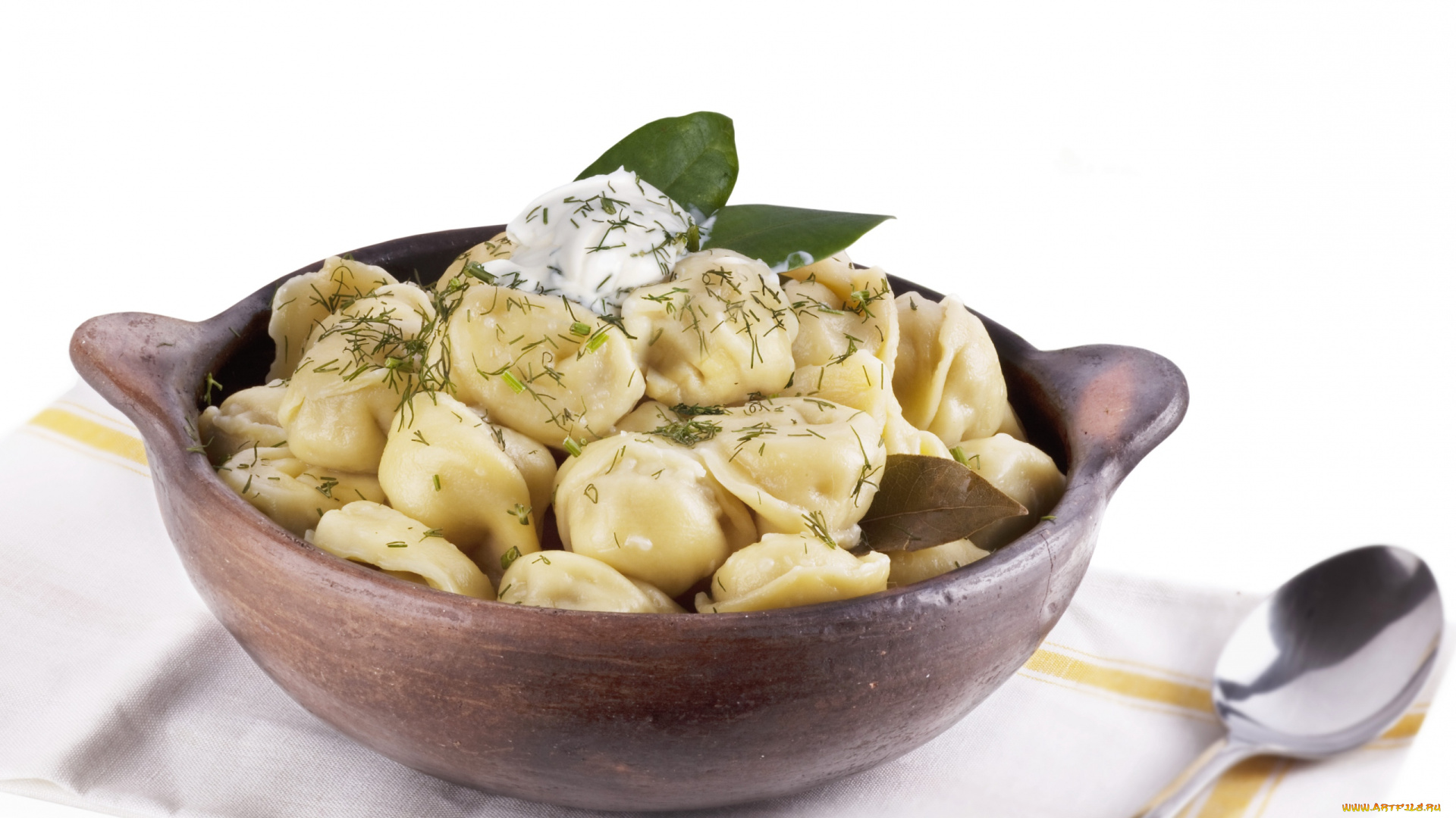 еда, пельмени, , манты, , вареники, сметана, зелень, лист, лавровый
