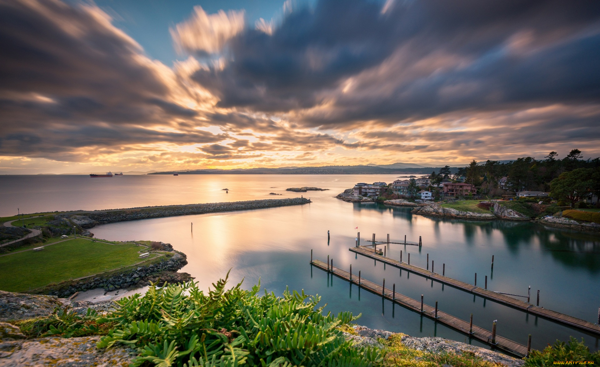 канада, природа, реки, озера, деревья, облака, здания, трава, водоем