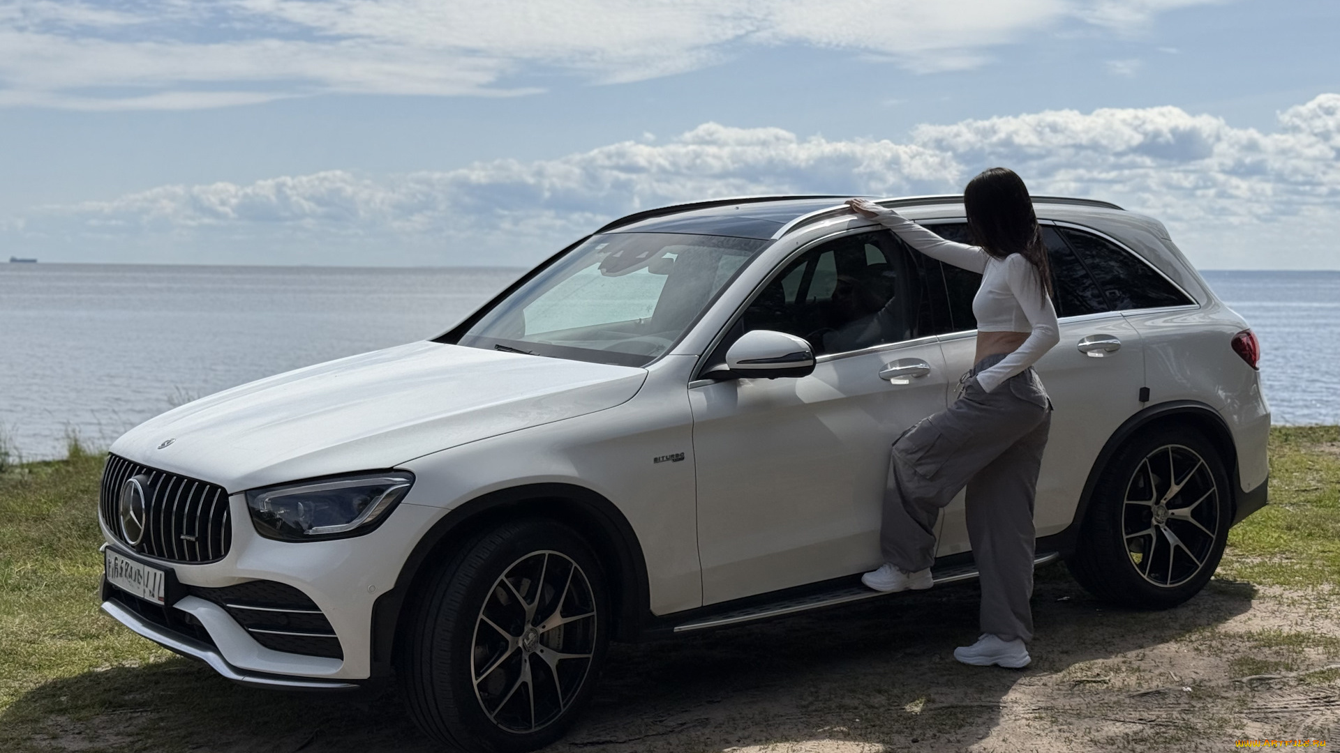 девушка, и, авто, автомобили, -авто, с, девушками, девушка, женщина, брюнетка, темноволосая, сексуальная, модель, звезда, позирует, разная, обувь, верхняя, стильная, одежда, нижнее, эротическое, бельё, трусы, лифчик, колготки, чулки, аксессуары, макияж, и, множество, элементов, на, фотографии