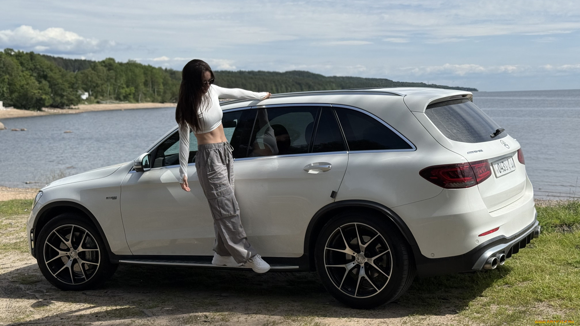 девушка, и, авто, автомобили, -авто, с, девушками, девушка, женщина, брюнетка, темноволосая, сексуальная, модель, звезда, позирует, разная, обувь, верхняя, стильная, одежда, нижнее, эротическое, бельё, трусы, лифчик, колготки, чулки, аксессуары, макияж, и, множество, элементов, на, фотографии