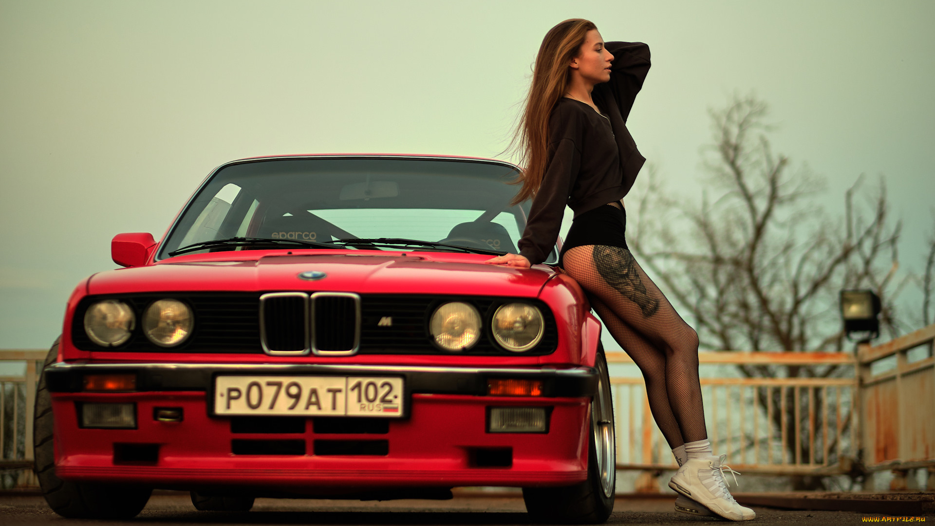 девушка, и, авто, автомобили, -авто, с, девушками, девушка, женщина, шатенка, темноволосая, сексуальная, модель, звезда, позирует, разная, обувь, верхняя, стильная, одежда, нижнее, эротическое, бельё, трусы, лифчик, колготки, чулки, аксессуары, макияж, и, множество, элементов, на, фотографии