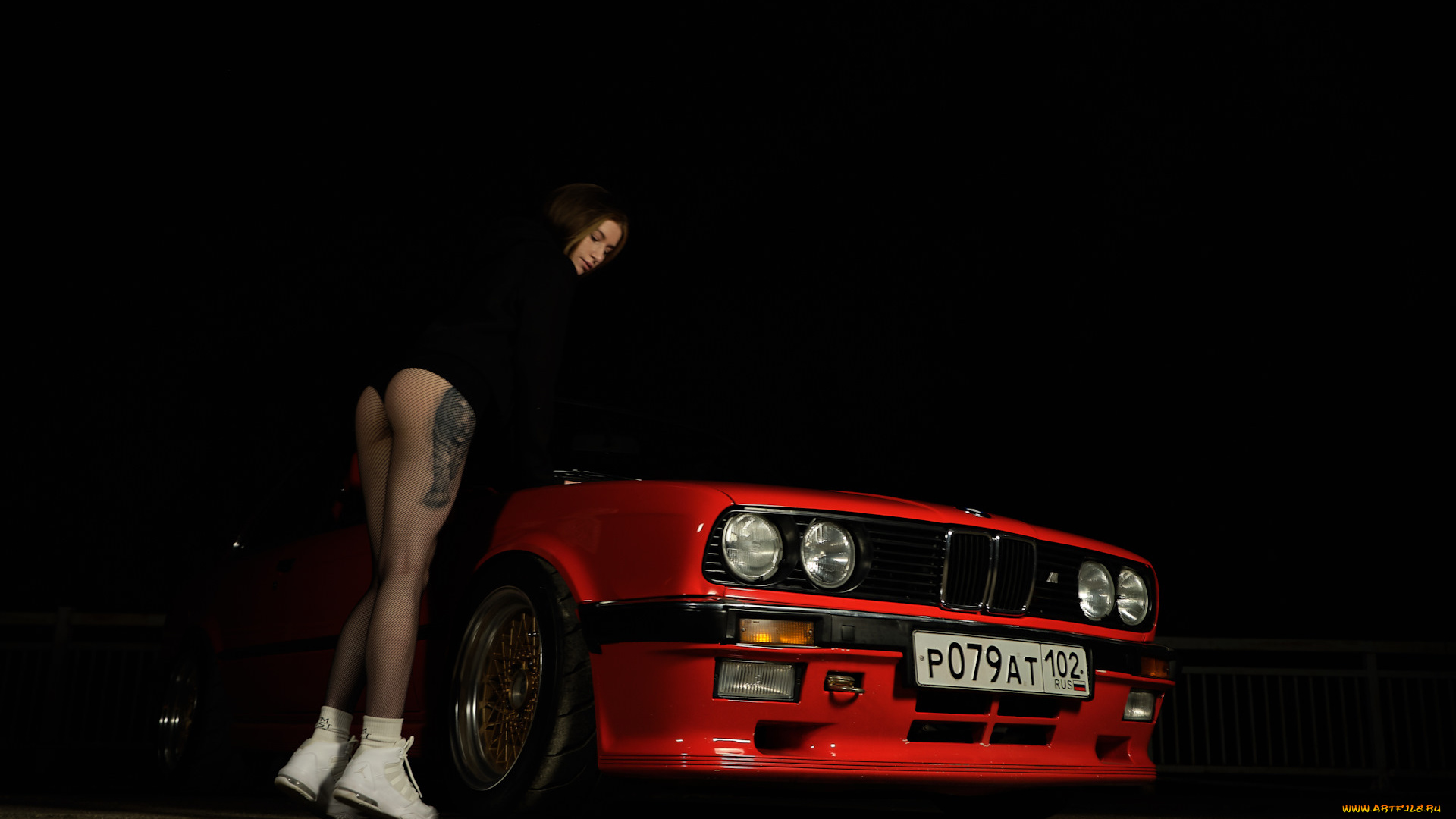 девушка, и, авто, автомобили, -авто, с, девушками, девушка, женщина, шатенка, темноволосая, сексуальная, модель, звезда, позирует, разная, обувь, верхняя, стильная, одежда, нижнее, эротическое, бельё, трусы, лифчик, колготки, чулки, аксессуары, макияж, и, множество, элементов, на, фотографии