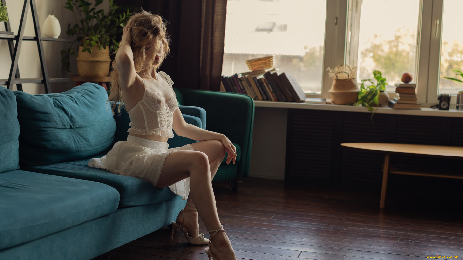 сексуальная, девушка, девушки, -, блондинки, , светловолосые, девушка, женщина, блондинка, светловолосая, сексуальная, модель, звезда, позирует, разная, обувь, верхняя, стильная, одежда, нижнее, эротическое, бельё, трусы, лифчик, колготки, чулки, аксессуары, макияж, и, множество, элементов, на, фотографии