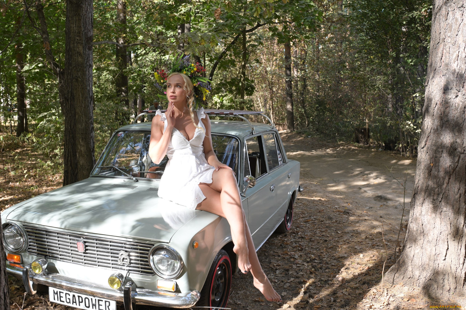 девушка, и, авто, автомобили, -авто, с, девушками, девушка, женщина, блондинка, светловолосая, сексуальная, модель, звезда, позирует, разная, обувь, верхняя, стильная, одежда, нижнее, эротическое, бельё, трусы, лифчик, колготки, чулки, аксессуары, макияж, и, множество, элементов, на, фотографии