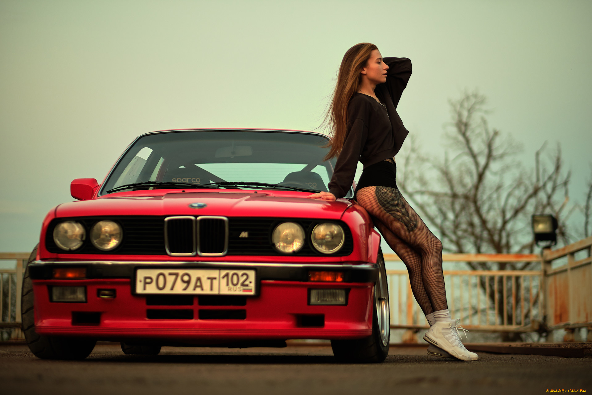 девушка, и, авто, автомобили, -авто, с, девушками, девушка, женщина, шатенка, темноволосая, сексуальная, модель, звезда, позирует, разная, обувь, верхняя, стильная, одежда, нижнее, эротическое, бельё, трусы, лифчик, колготки, чулки, аксессуары, макияж, и, множество, элементов, на, фотографии