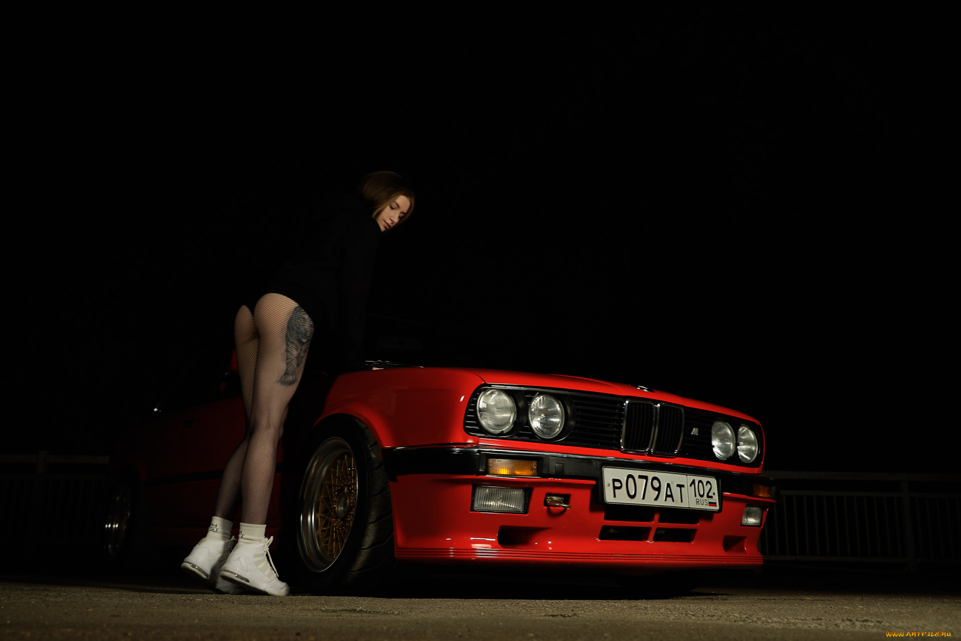 девушка, и, авто, автомобили, -авто, с, девушками, девушка, женщина, шатенка, темноволосая, сексуальная, модель, звезда, позирует, разная, обувь, верхняя, стильная, одежда, нижнее, эротическое, бельё, трусы, лифчик, колготки, чулки, аксессуары, макияж, и, множество, элементов, на, фотографии