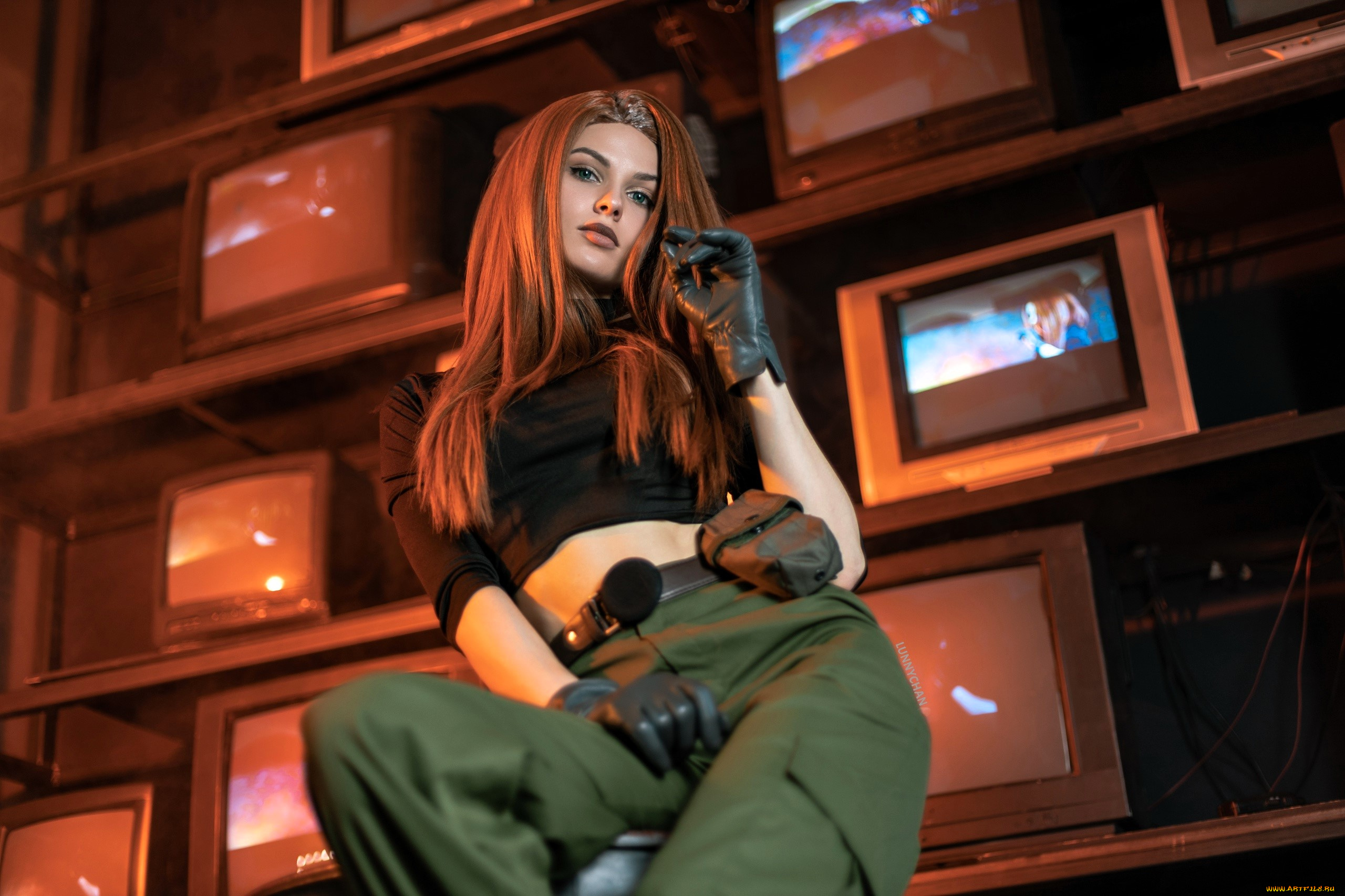 девушки, светлана, хофман, , lunny, chan, образ, костюм, косплей, наряд, перчатки, топ, штаны, телевизоры