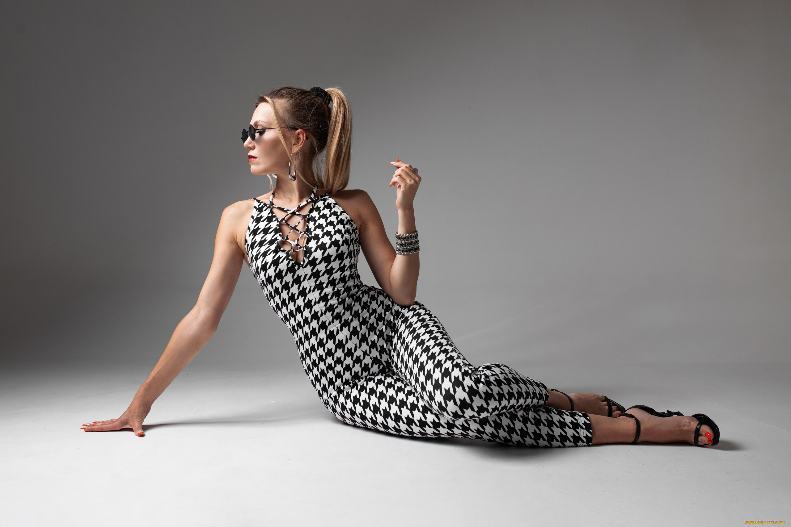 елена, гильмутдинова, девушки, -, брюнетки, , шатенки, девушка, женщина, шатенка, темноволосая, сексуальная, модель, звезда, позирует, попа, грудь, ножки, разная, обувь, верхняя, стильная, одежда, нижнее, эротическое, бельё, трусы, лифчик, колготки, чулки, аксессуары, макияж, и, множество, элементов, на, фотографии