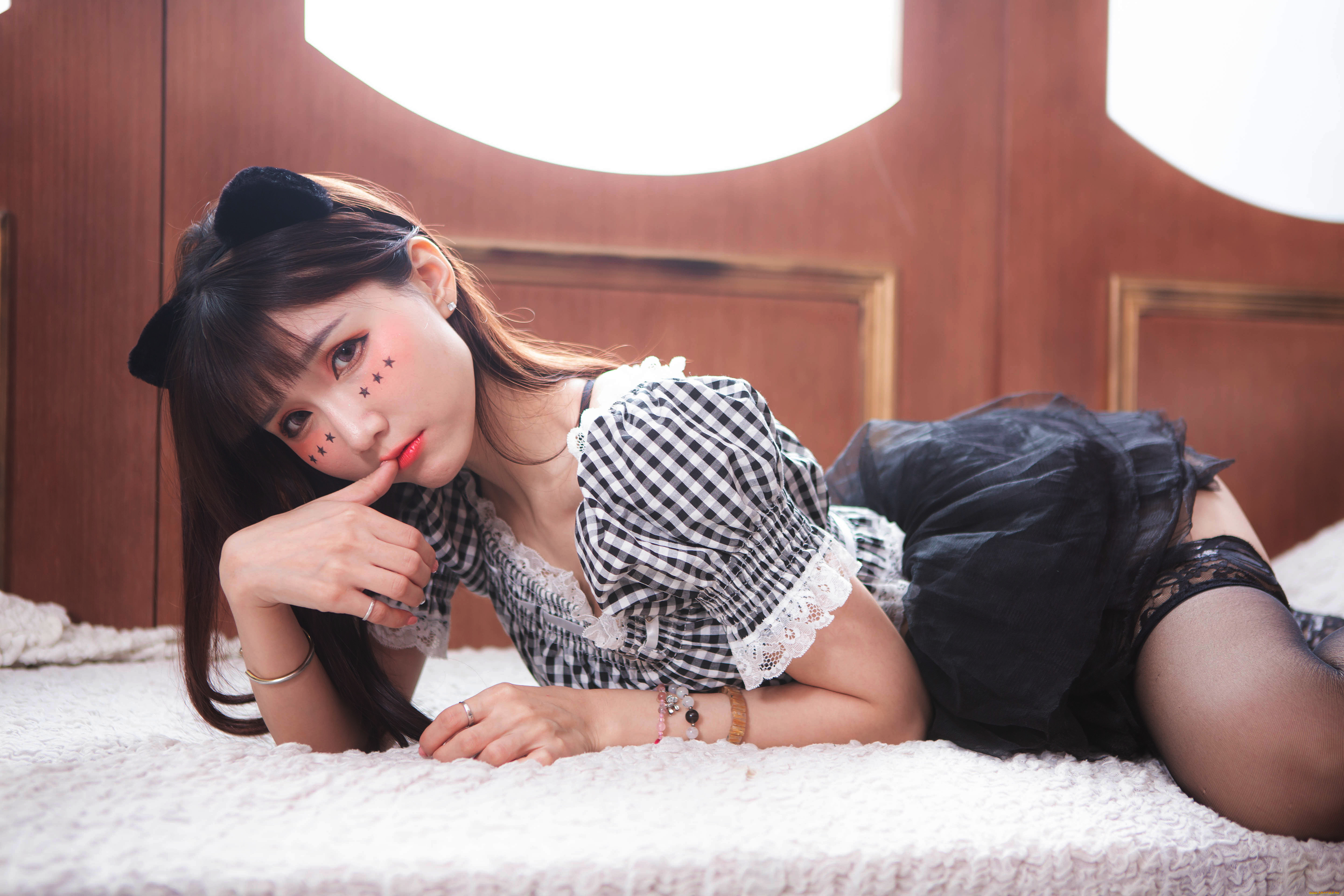 азиатская, красота, девушки, -, азиатки, девушка, женщина, брюнетка, темноволосая, сексуальная, модель, звезда, позирует, разная, обувь, верхняя, стильная, одежда, нижнее, эротическое, бельё, трусы, лифчик, колготки, чулки, аксессуары, макияж, и, множество, элементов, на, фотографии