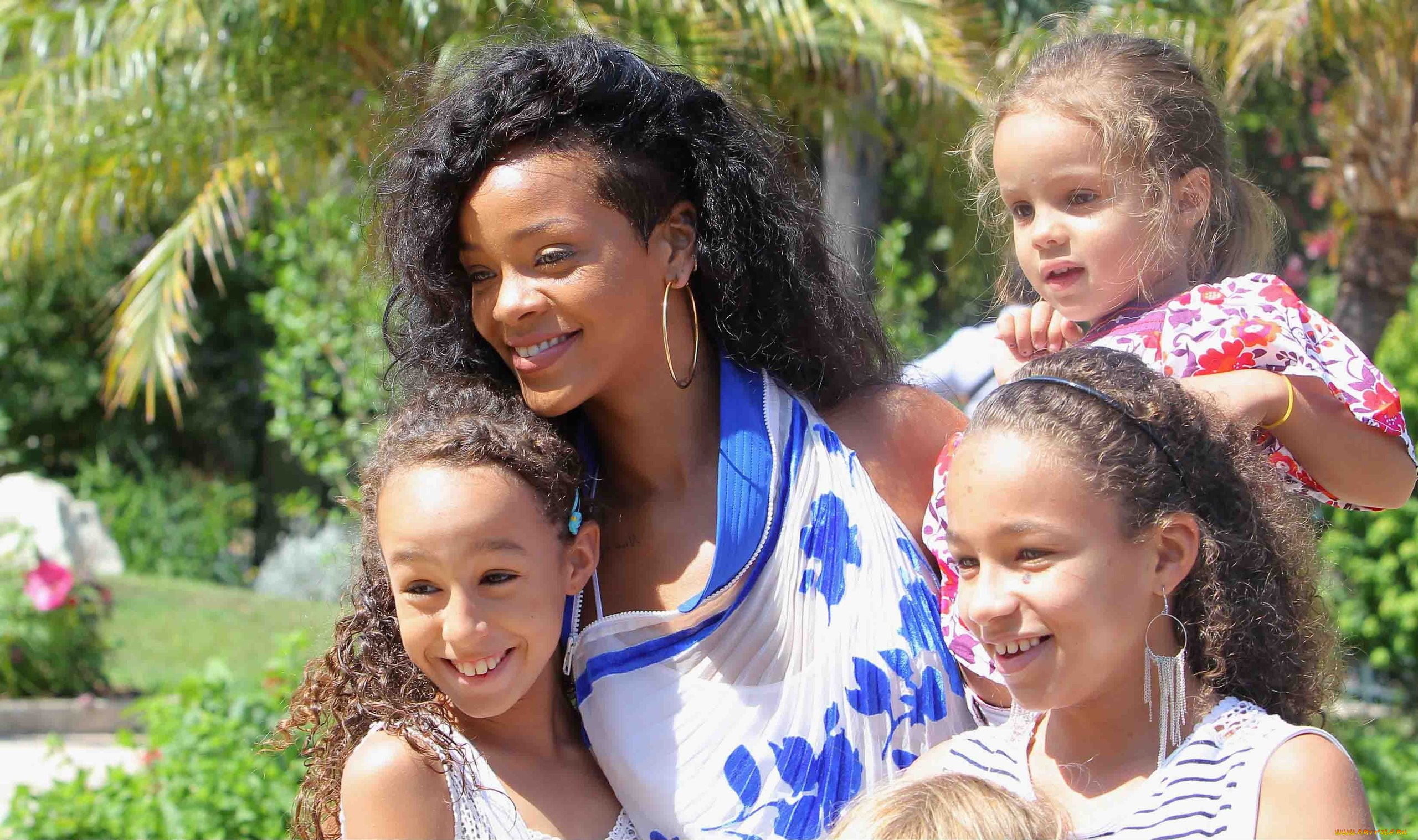 rihanna, музыка, филантроп, актриса, продюсер, сша, регги, автор, песен, певица, r, n, b, дэнсхолл