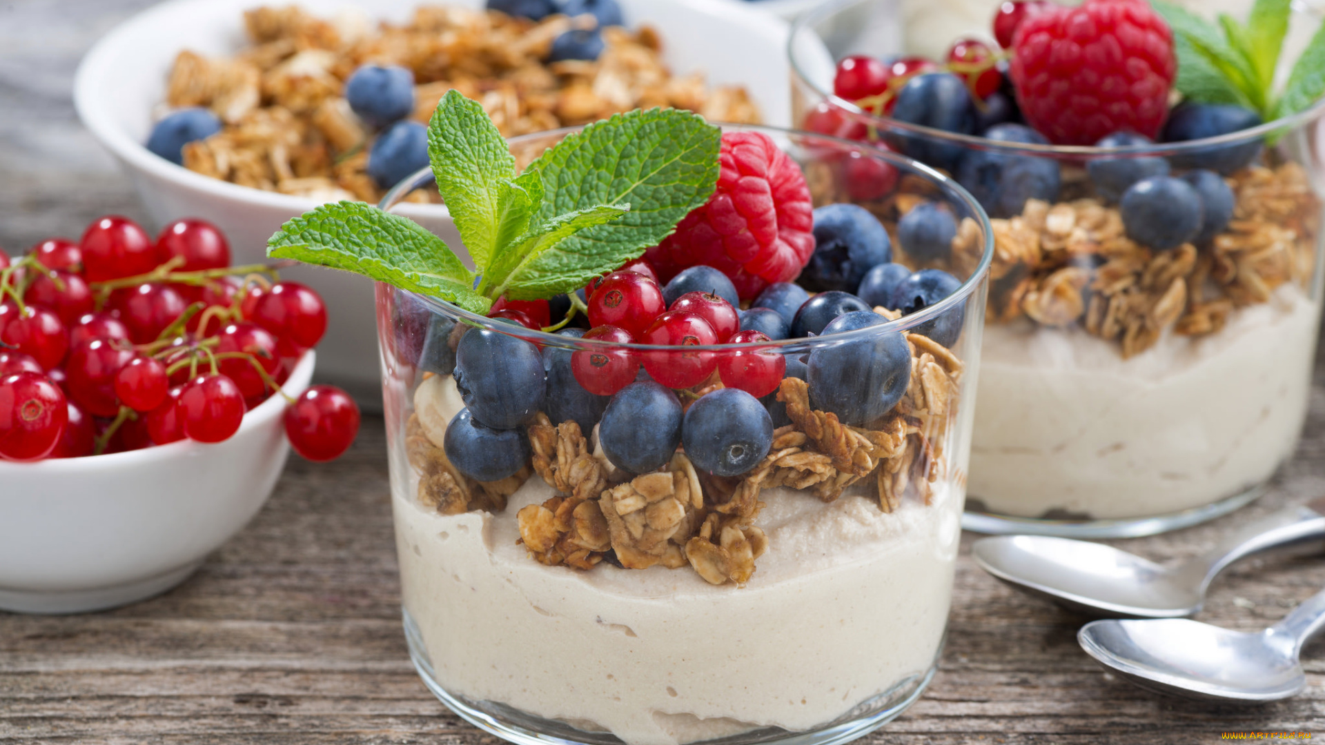 еда, мюсли, , хлопья, ягоды, стаканы, мята, десерт, гранола, красная, смородина, голубика, малина