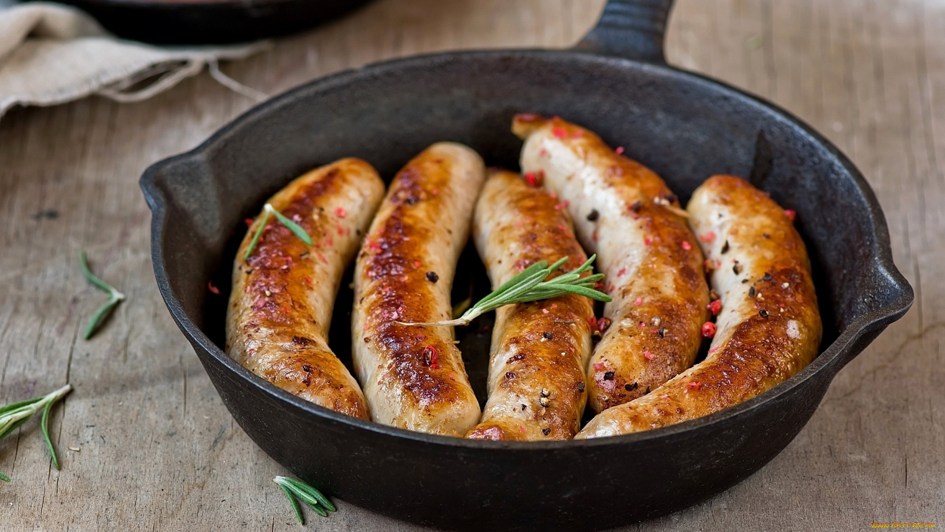 еда, колбасные, изделия, розмарин, жареные, сковорода, колбаски