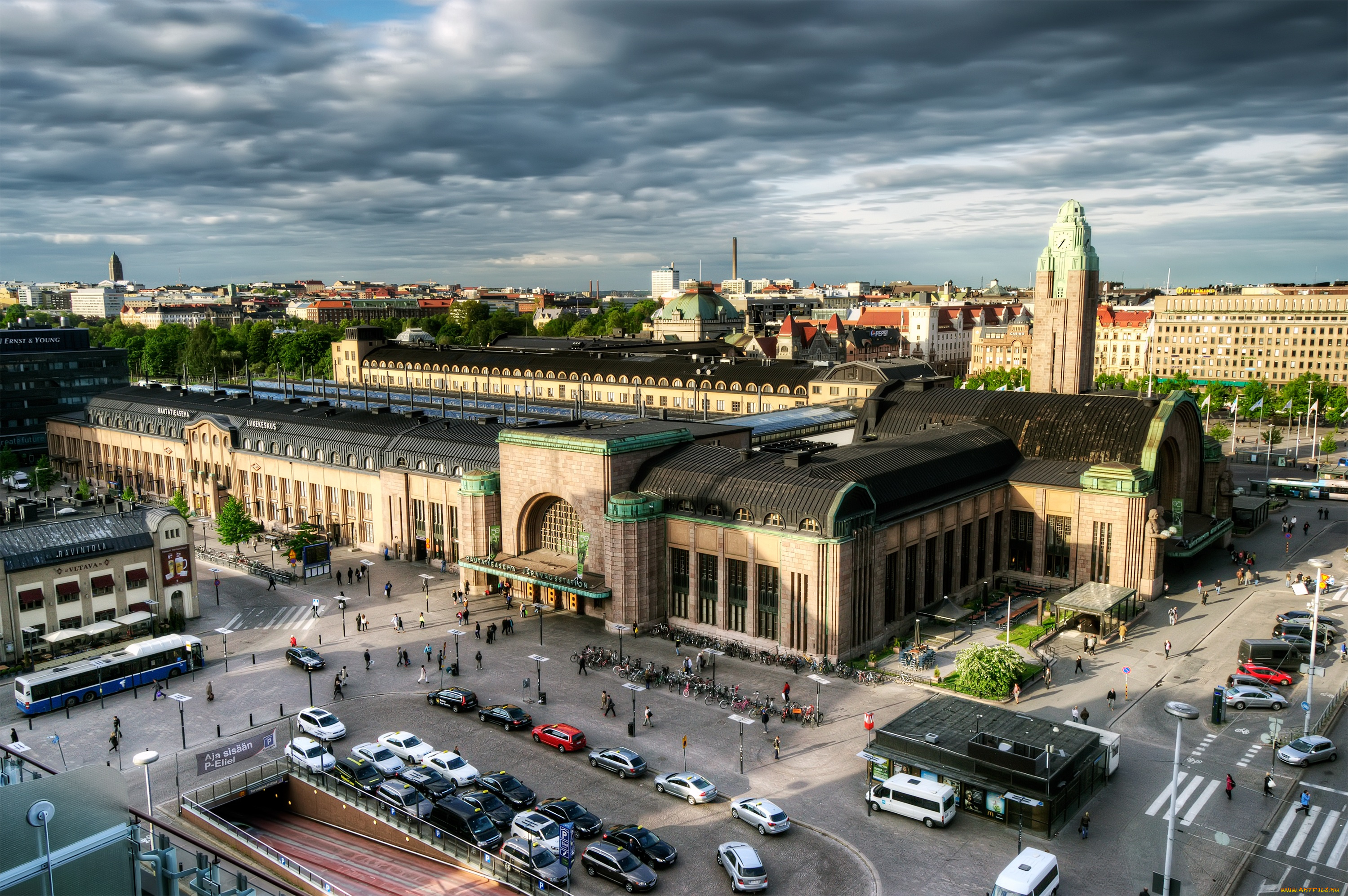 города, хельсинки, финляндия, helsinki, finland, central, station, railway, city, life, panorama, cars, bus, dark, clouds