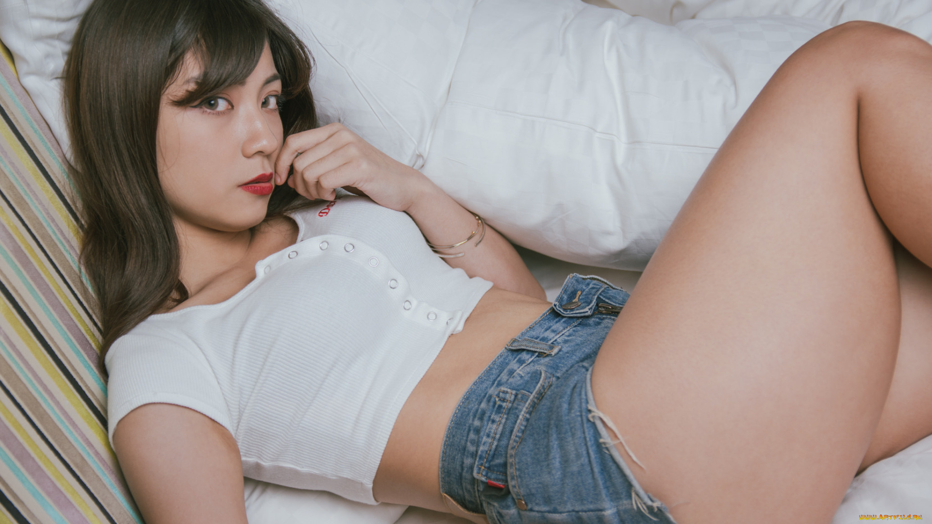 девушки, -unsort, , азиатки, брюнетки, wallhaven, красная, помада, джинсовые, шорты